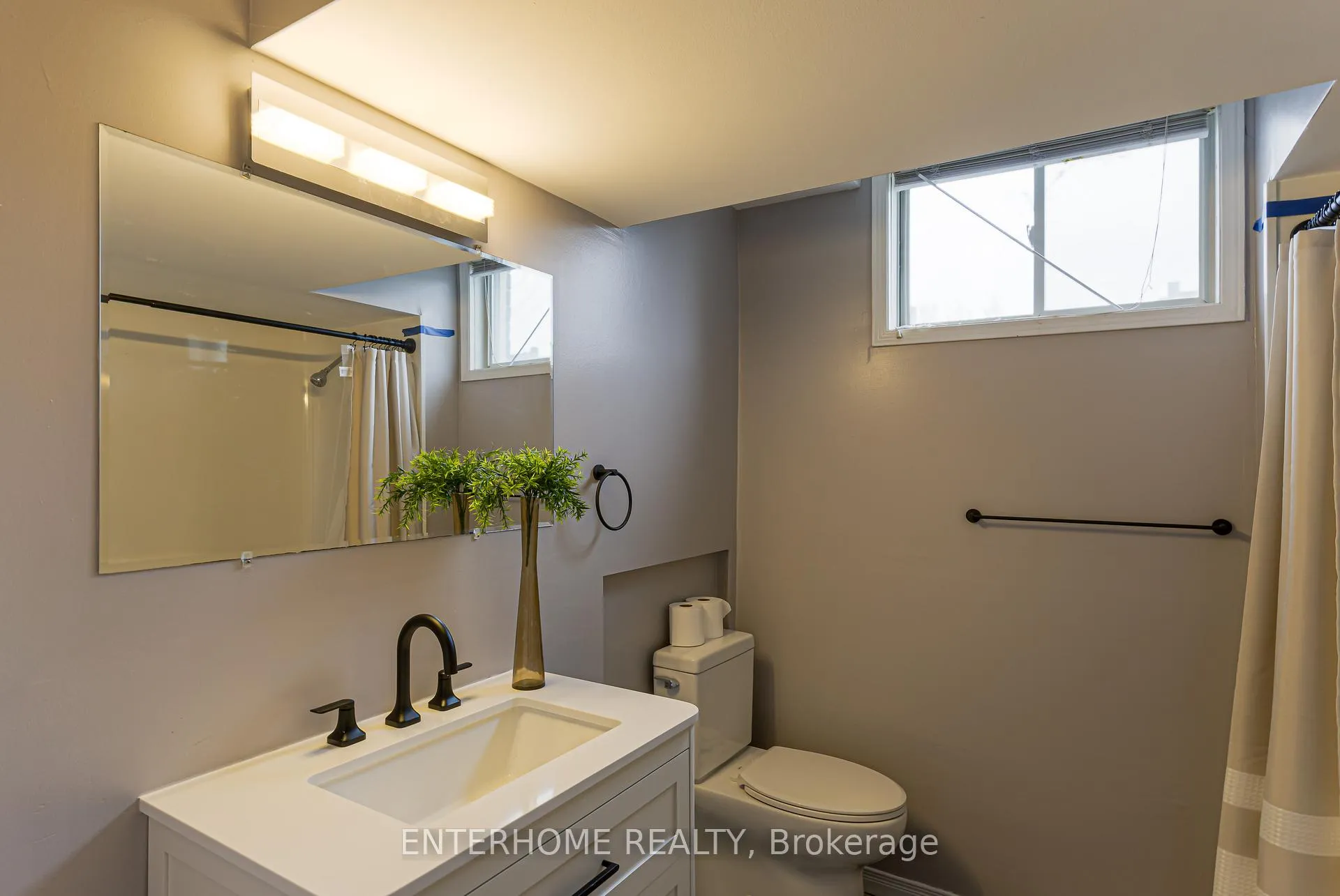 Photo 24 of 127 Birchwood Drive, Barrie, East Bayfield — HOMEH