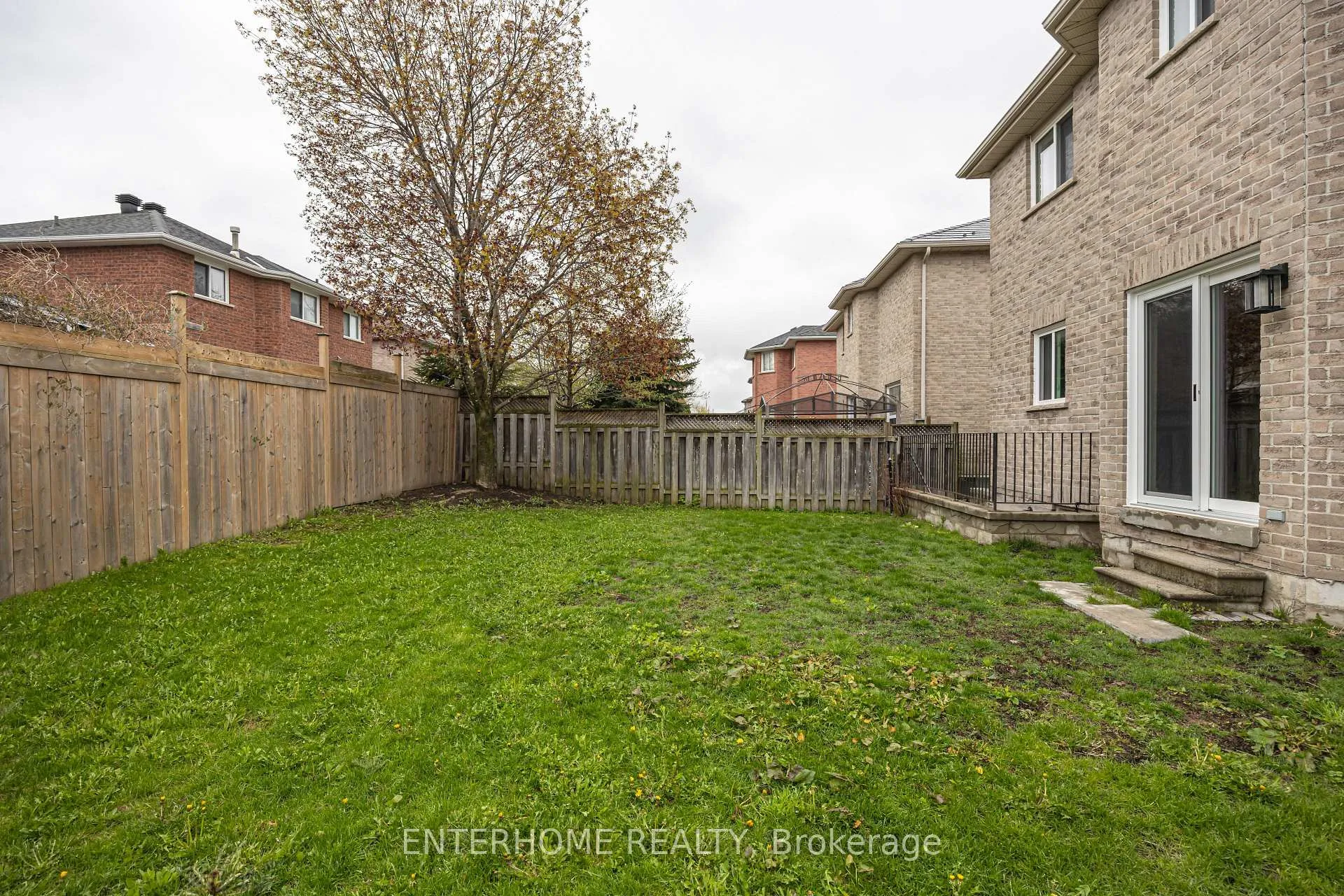 Photo 27 of 127 Birchwood Drive, Barrie, East Bayfield — HOMEH