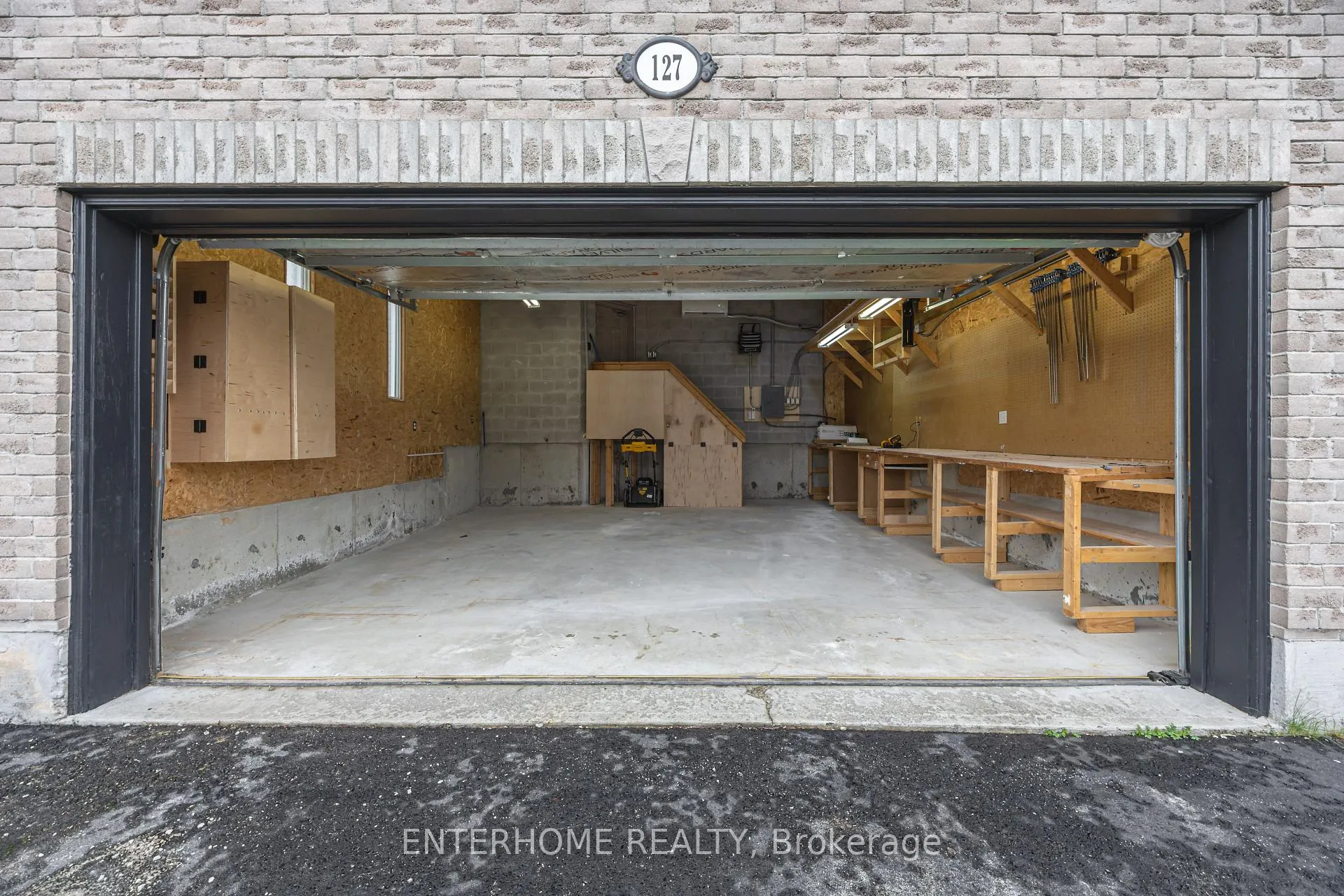 Photo 30 of 127 Birchwood Drive, Barrie, East Bayfield — HOMEH