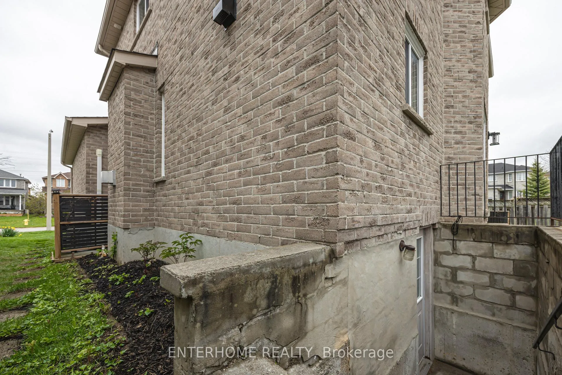 Photo 31 of 127 Birchwood Drive, Barrie, East Bayfield — HOMEH