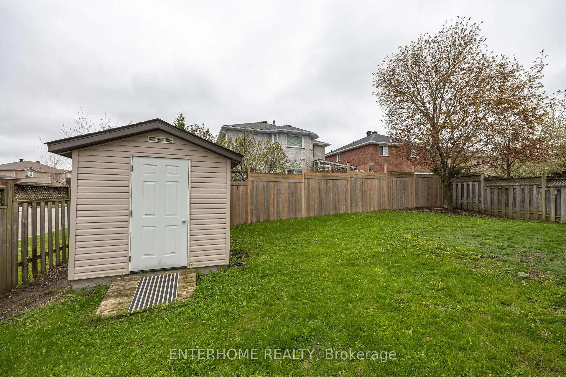 Photo 32 of 127 Birchwood Drive, Barrie, East Bayfield — HOMEH