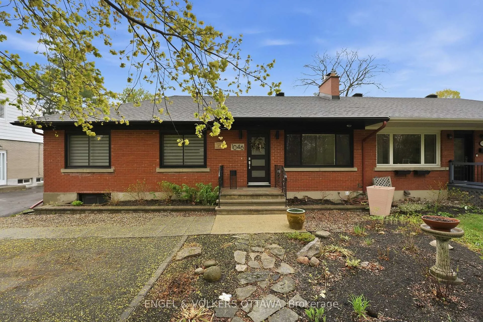 Front of 1046 Fisher Avenue