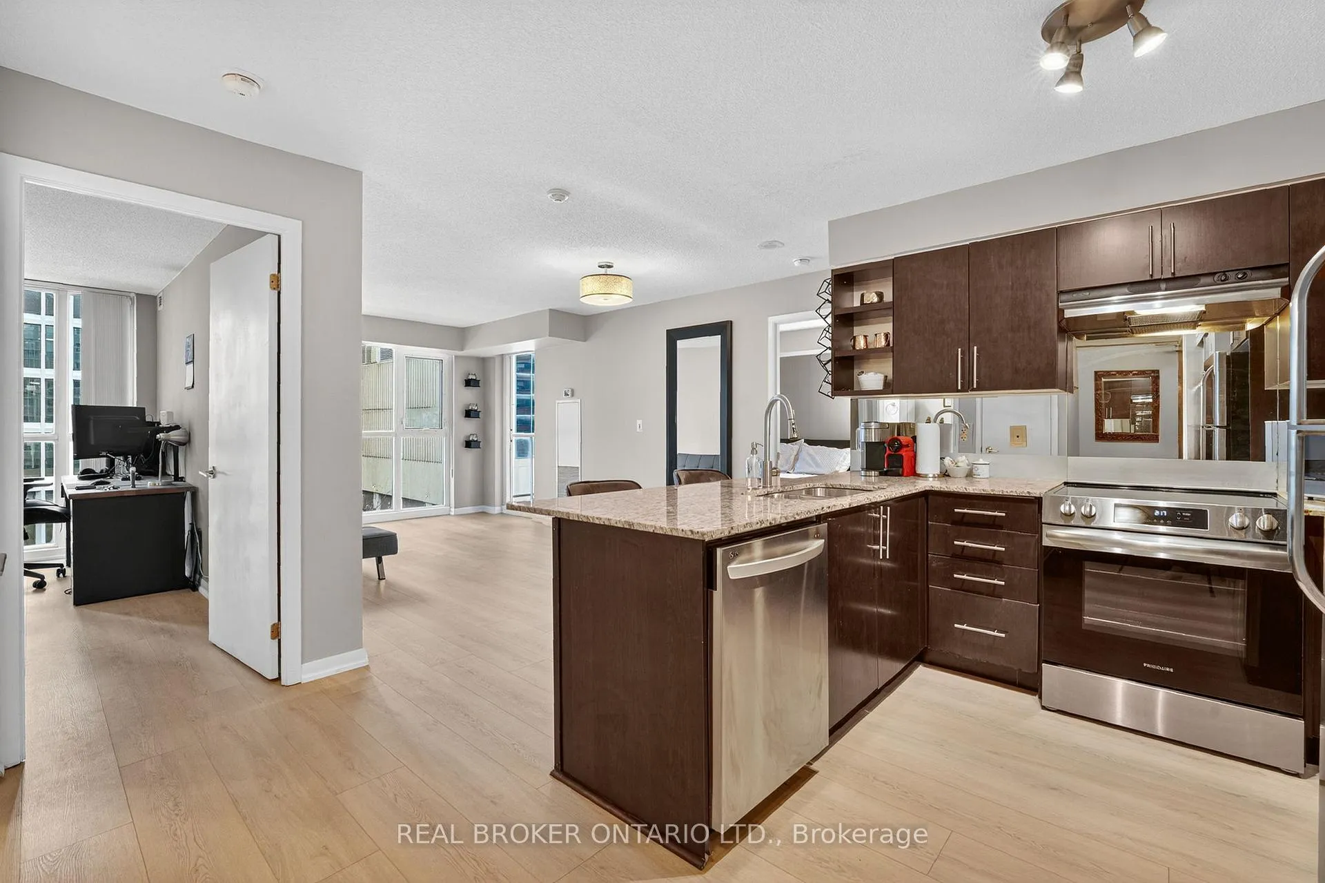 Photo 3 of Unit 409, 96 St Patrick Street, Toronto, Kensington-Chinatown — HOMEH