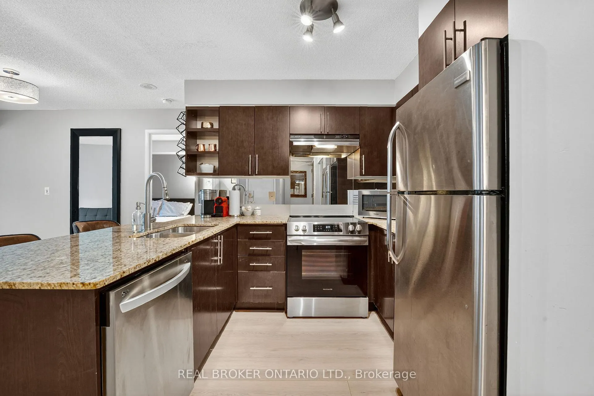 Photo 4 of Unit 409, 96 St Patrick Street, Toronto, Kensington-Chinatown — HOMEH
