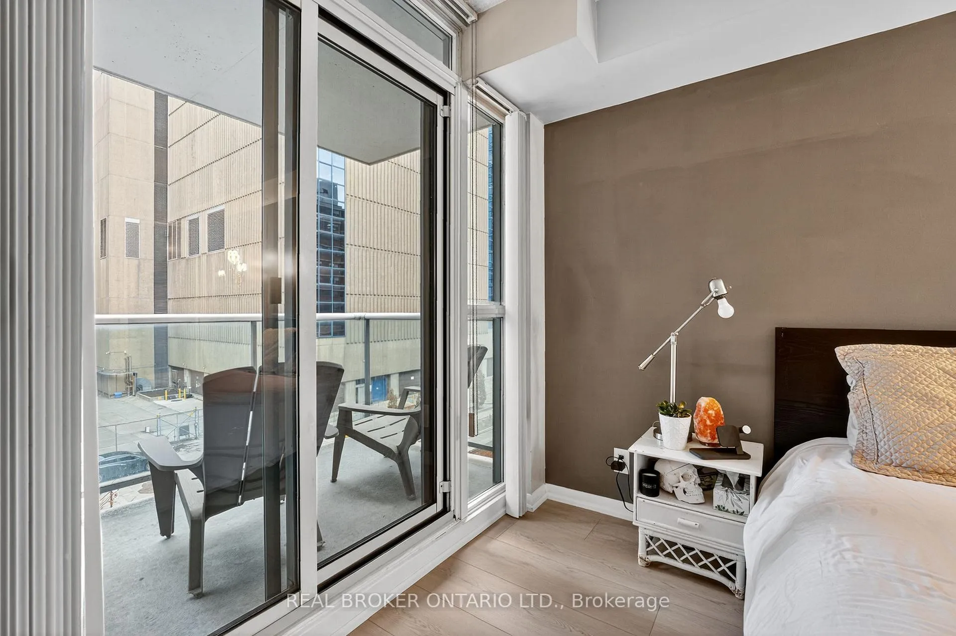 Photo 13 of Unit 409, 96 St Patrick Street, Toronto, Kensington-Chinatown — HOMEH
