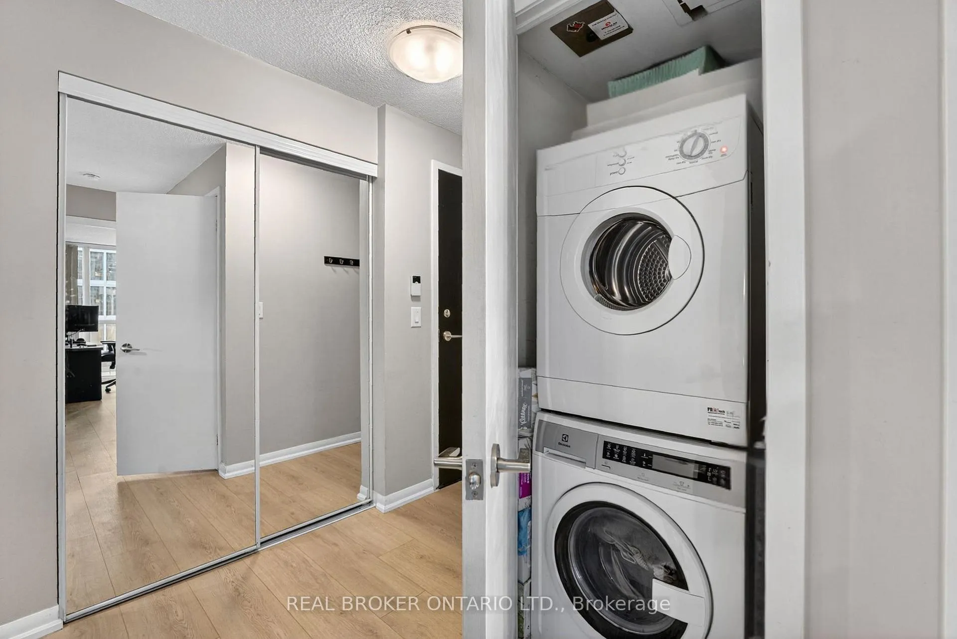 Photo 23 of Unit 409, 96 St Patrick Street, Toronto, Kensington-Chinatown — HOMEH