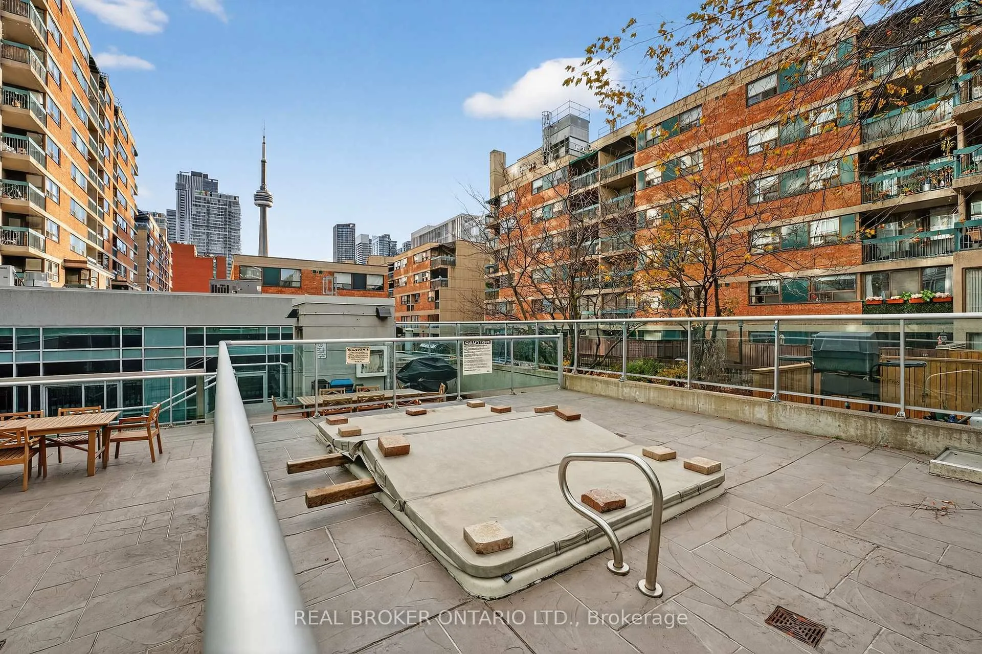Photo 31 of Unit 409, 96 St Patrick Street, Toronto, Kensington-Chinatown — HOMEH