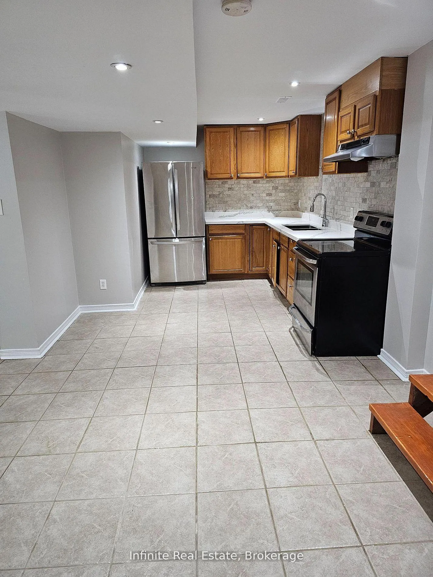 Photo 1 of 345 Queen Mary Drive, Brampton, Fletcher's Meadow — HOMEH