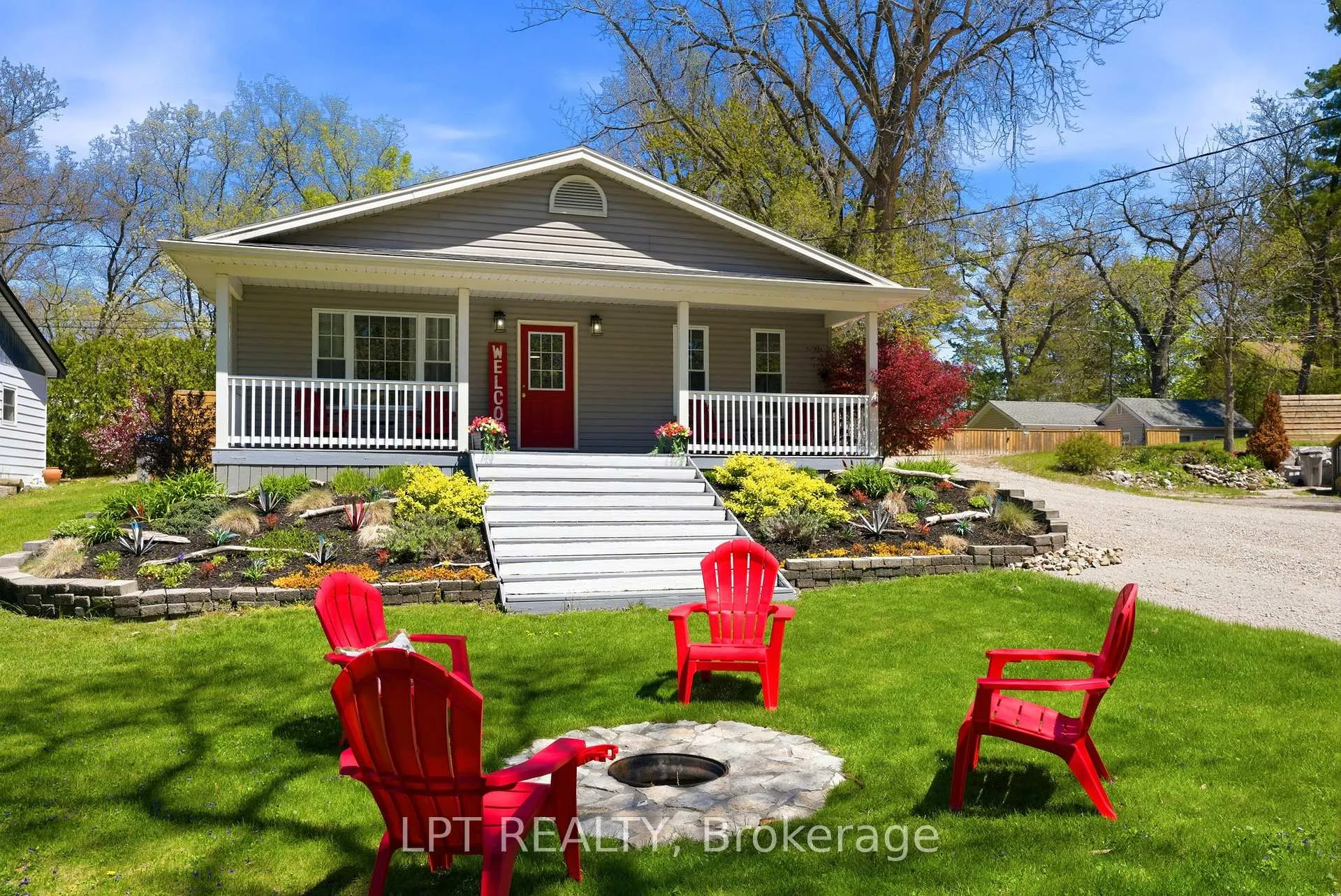 Photo 1 of 7652 Riverside Drive, Lambton Shores, Port Franks — HOMEH