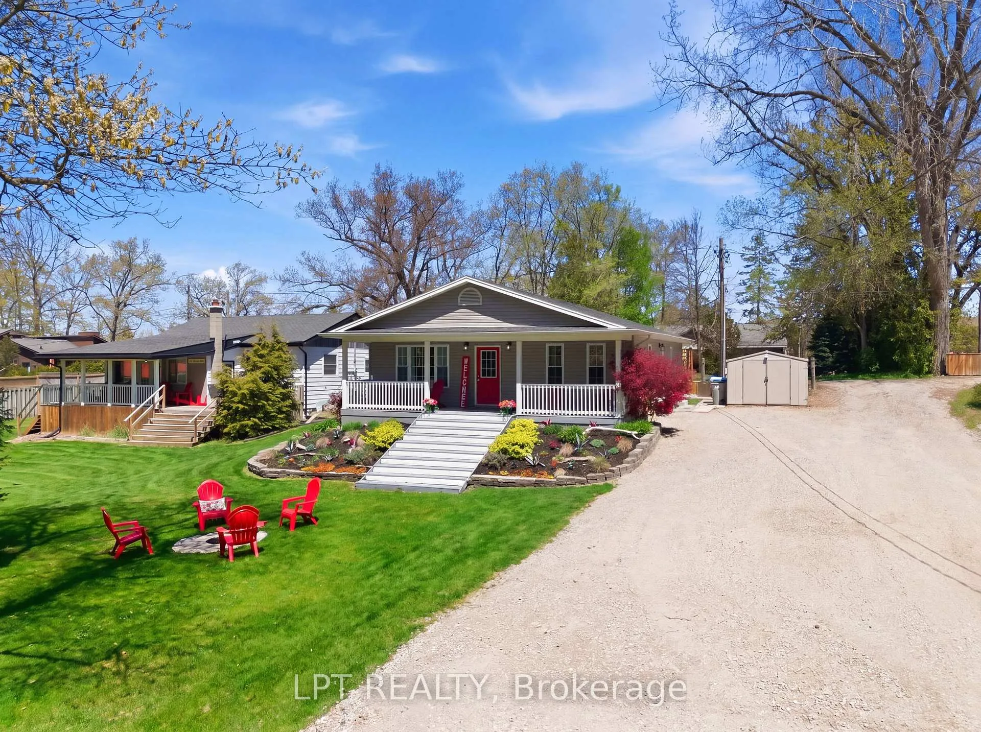 Photo 2 of 7652 Riverside Drive, Lambton Shores, Port Franks — HOMEH