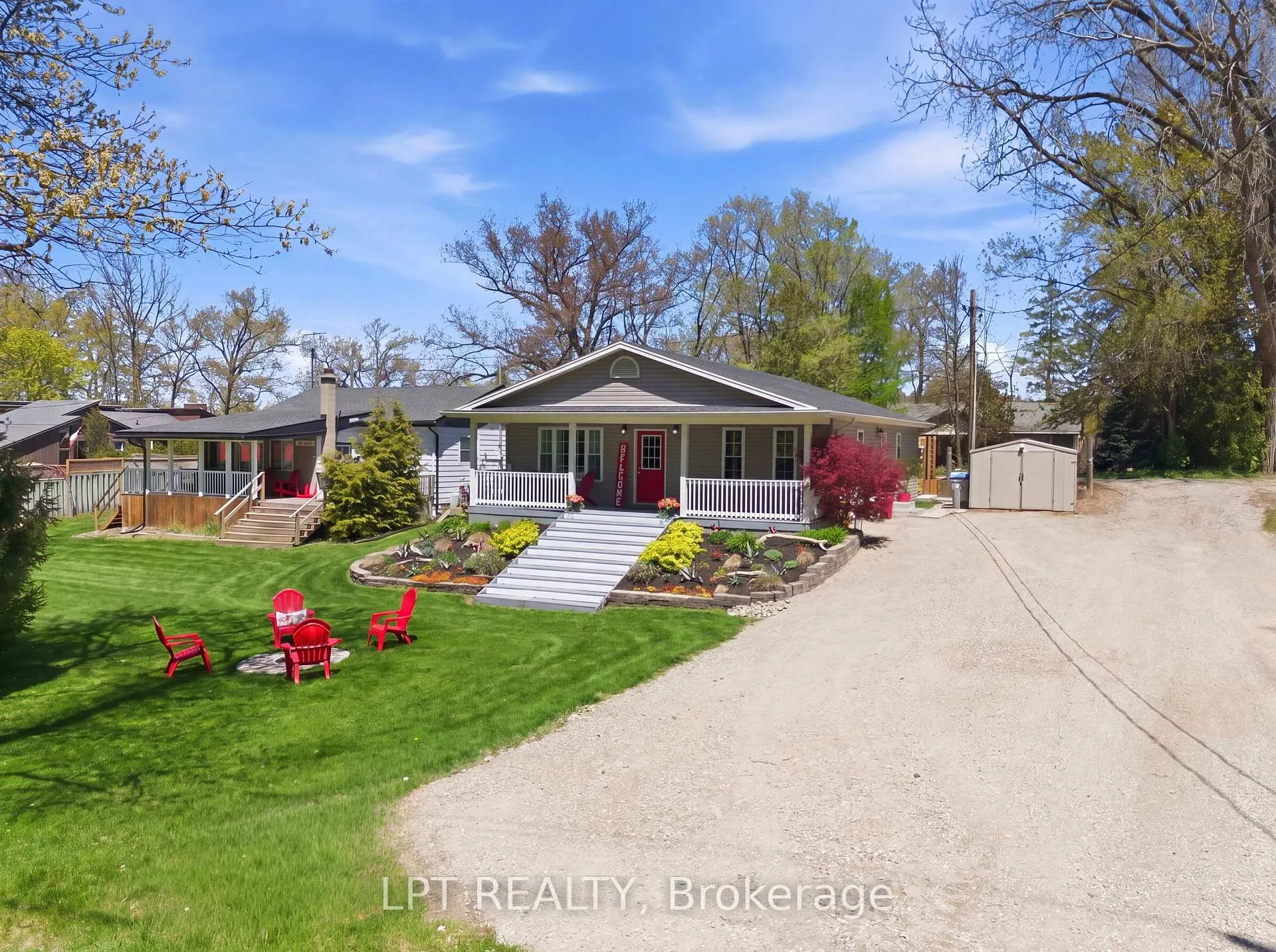 Photo 3 of 7652 Riverside Drive, Lambton Shores, Port Franks — HOMEH
