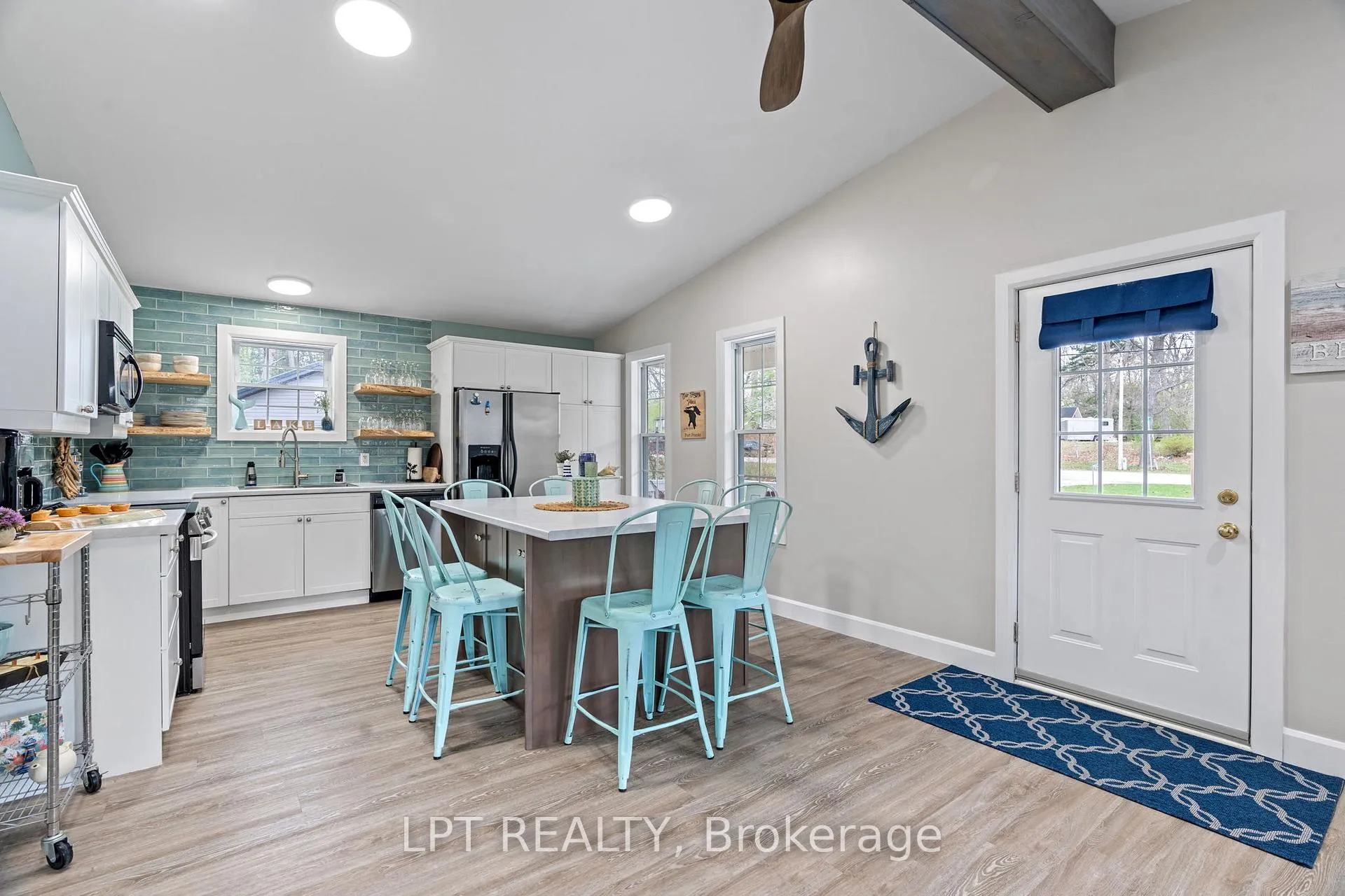 Photo 6 of 7652 Riverside Drive, Lambton Shores, Port Franks — HOMEH