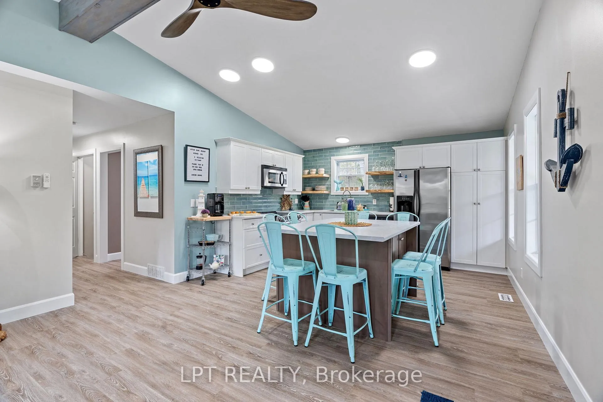 Photo 7 of 7652 Riverside Drive, Lambton Shores, Port Franks — HOMEH