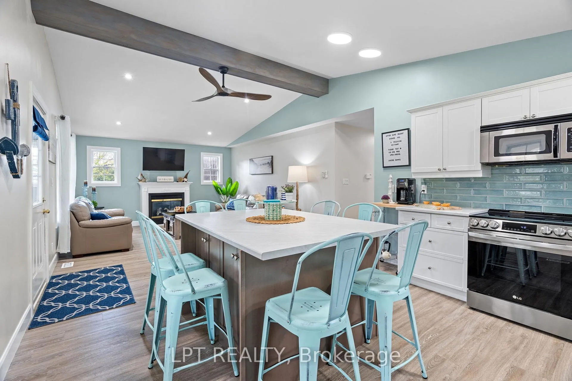 Photo 9 of 7652 Riverside Drive, Lambton Shores, Port Franks — HOMEH