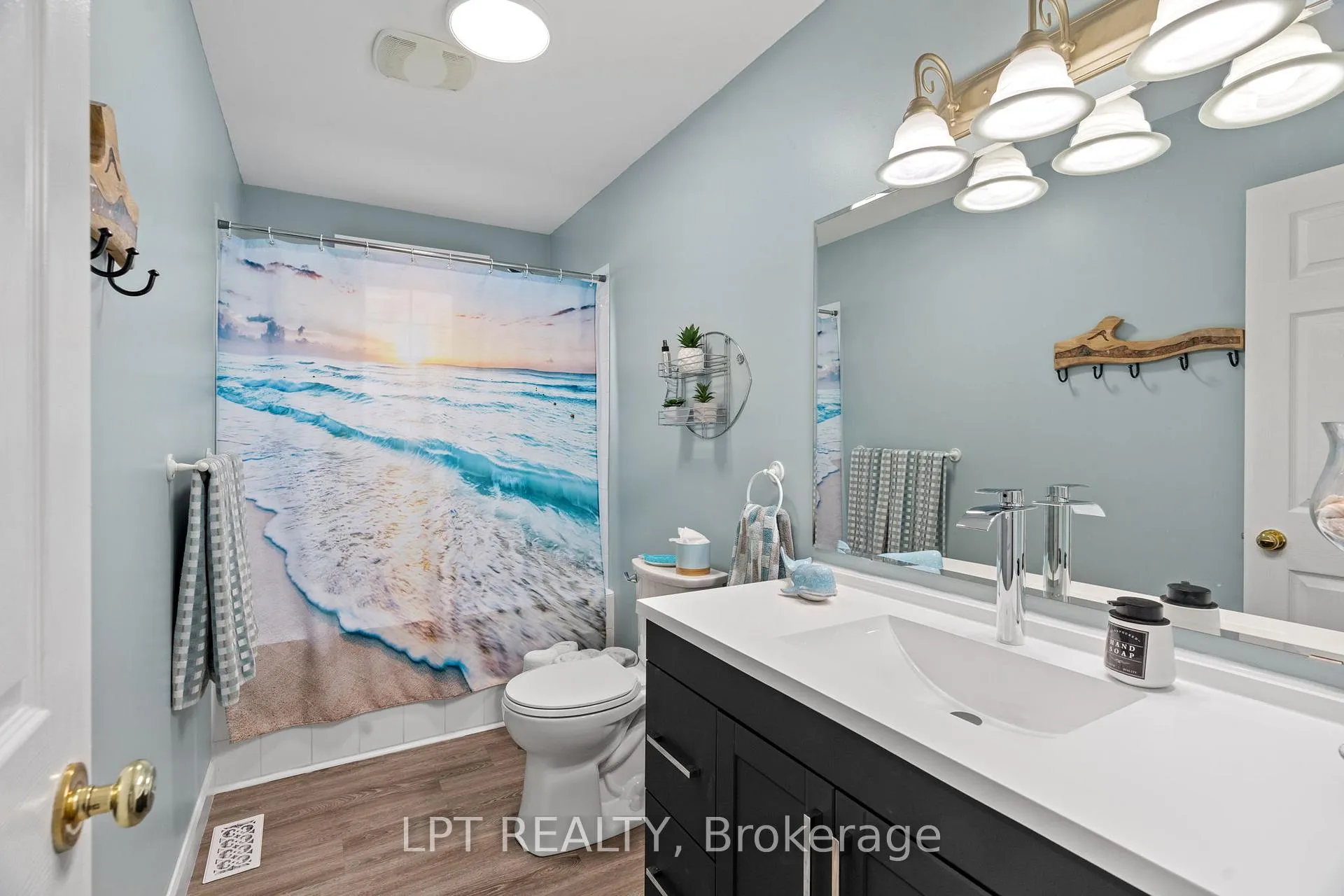 Photo 14 of 7652 Riverside Drive, Lambton Shores, Port Franks — HOMEH