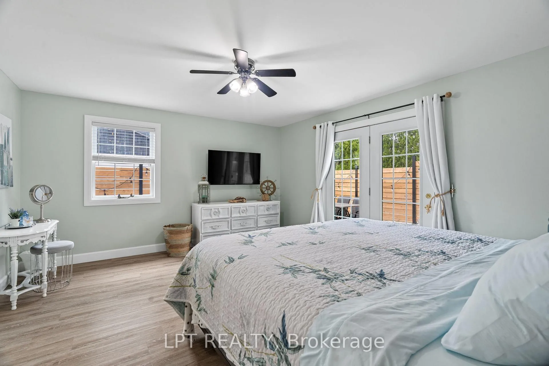 Photo 17 of 7652 Riverside Drive, Lambton Shores, Port Franks — HOMEH