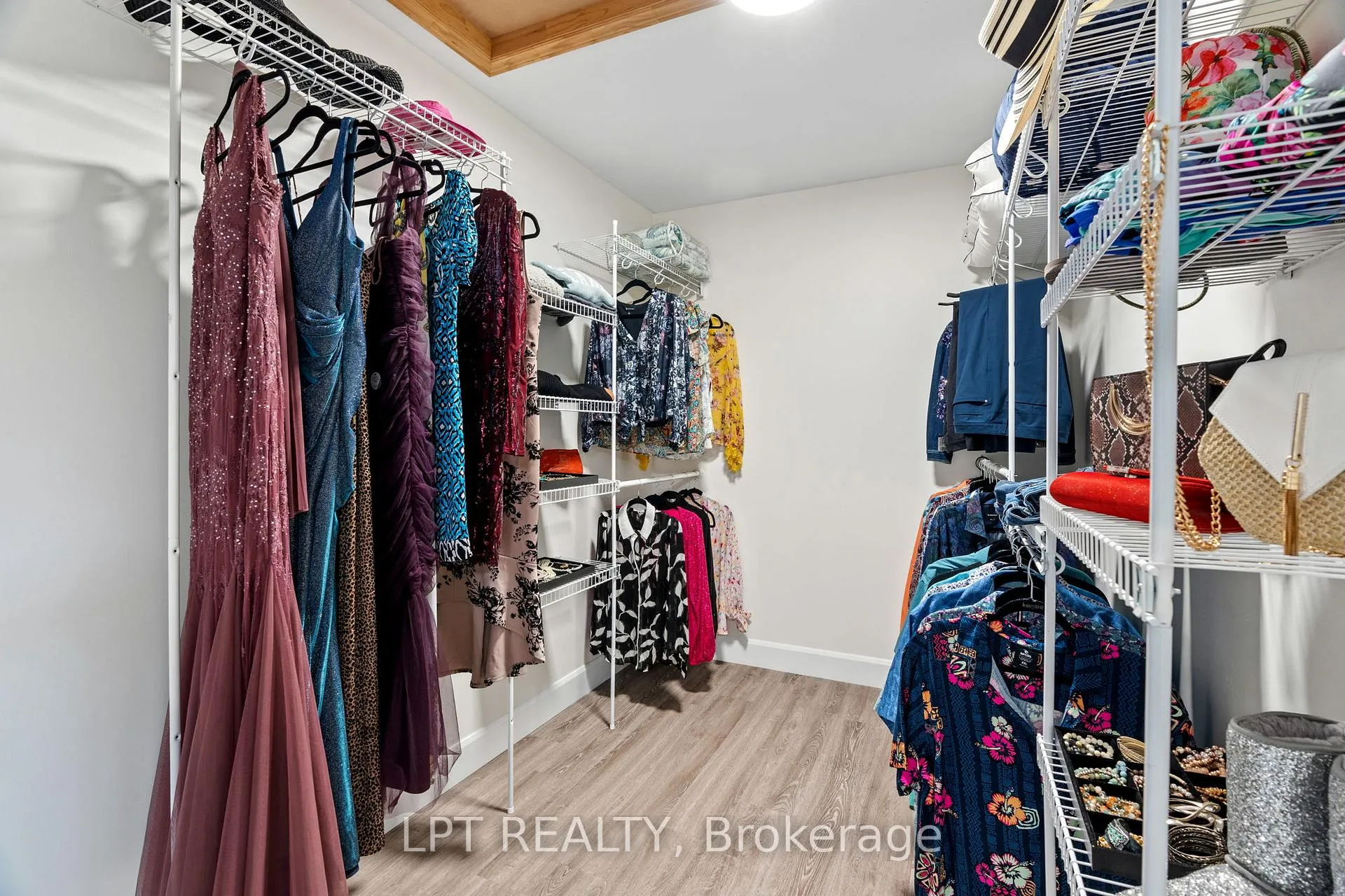 Photo 20 of 7652 Riverside Drive, Lambton Shores, Port Franks — HOMEH