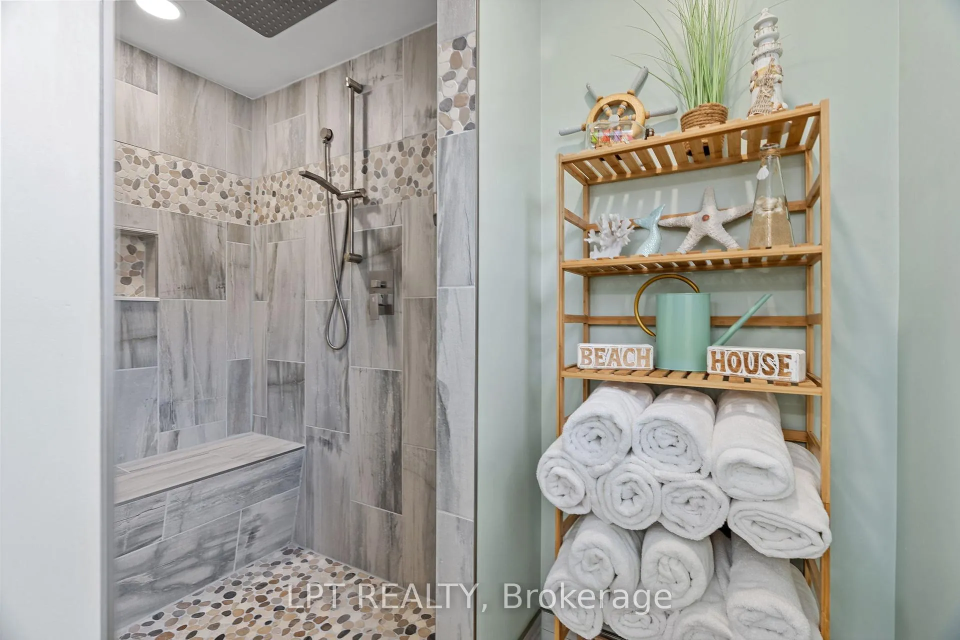 Photo 22 of 7652 Riverside Drive, Lambton Shores, Port Franks — HOMEH
