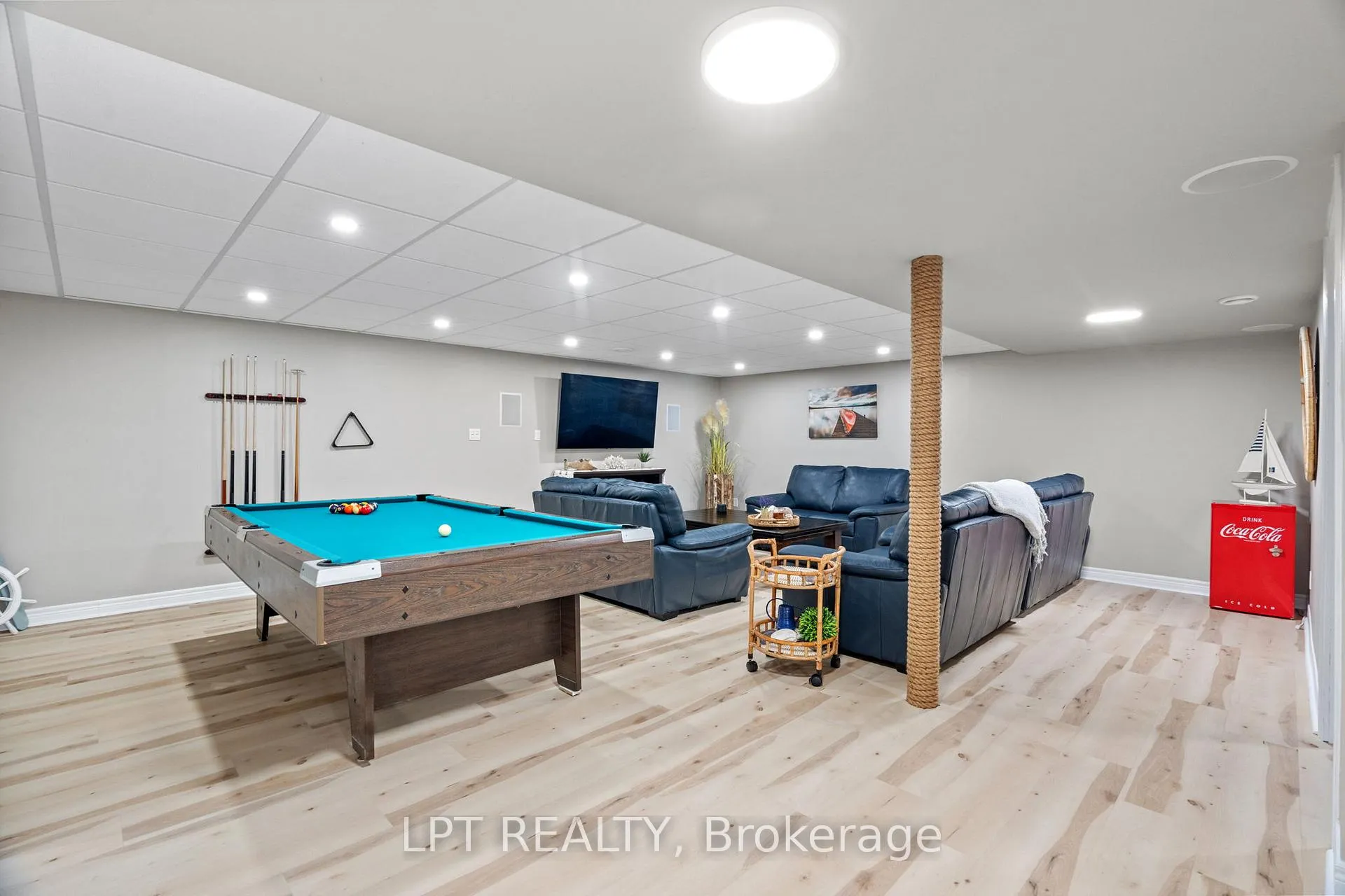 Photo 24 of 7652 Riverside Drive, Lambton Shores, Port Franks — HOMEH