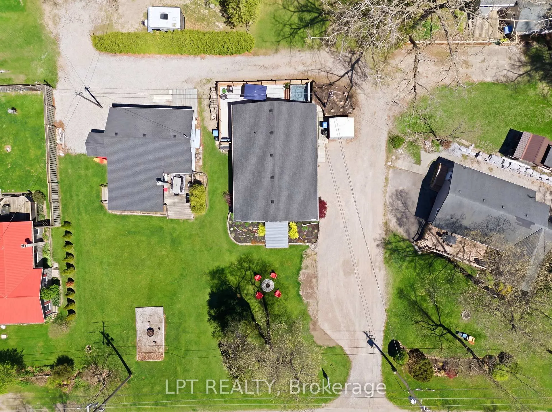 Photo 32 of 7652 Riverside Drive, Lambton Shores, Port Franks — HOMEH