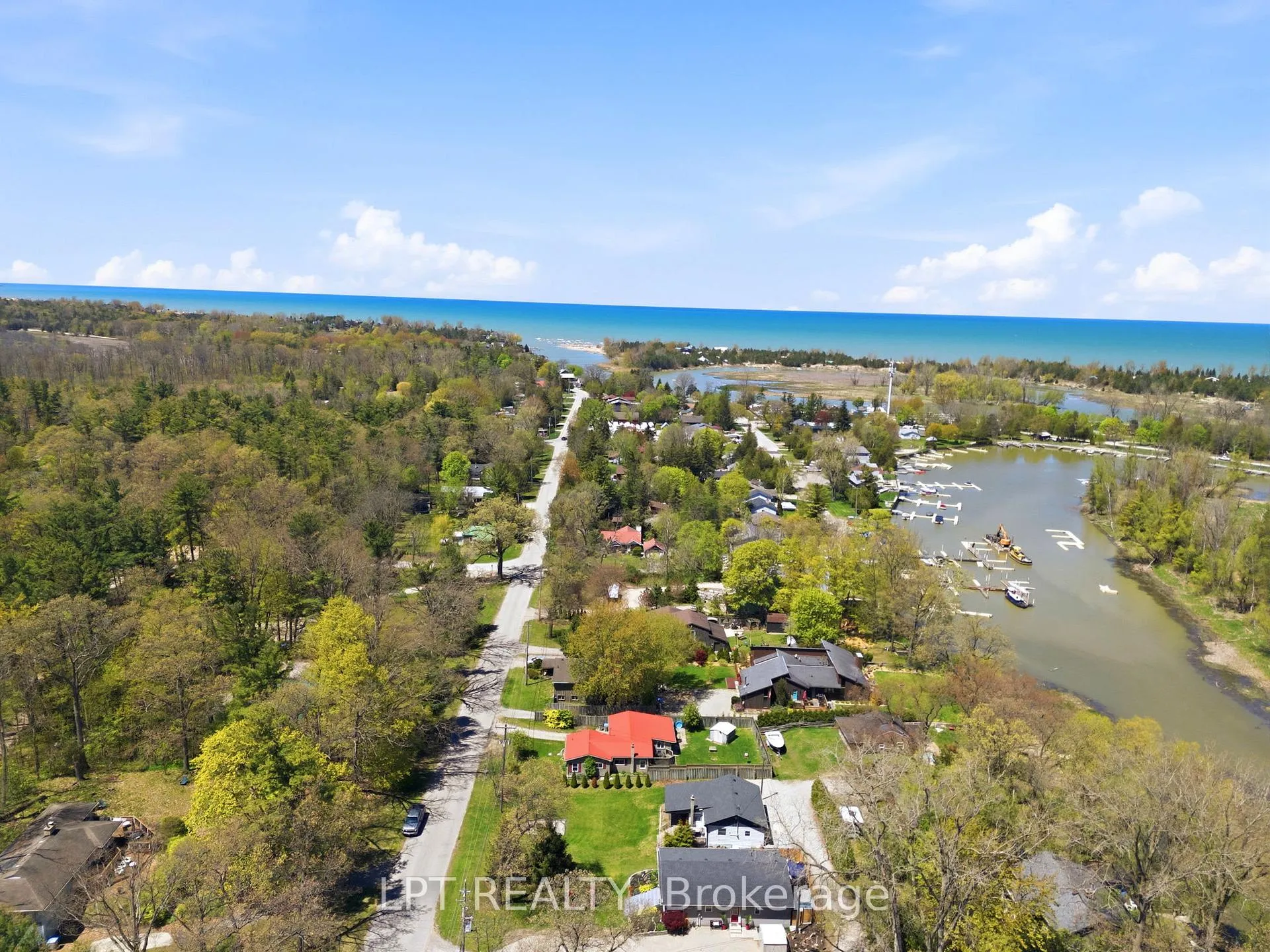 Photo 35 of 7652 Riverside Drive, Lambton Shores, Port Franks — HOMEH