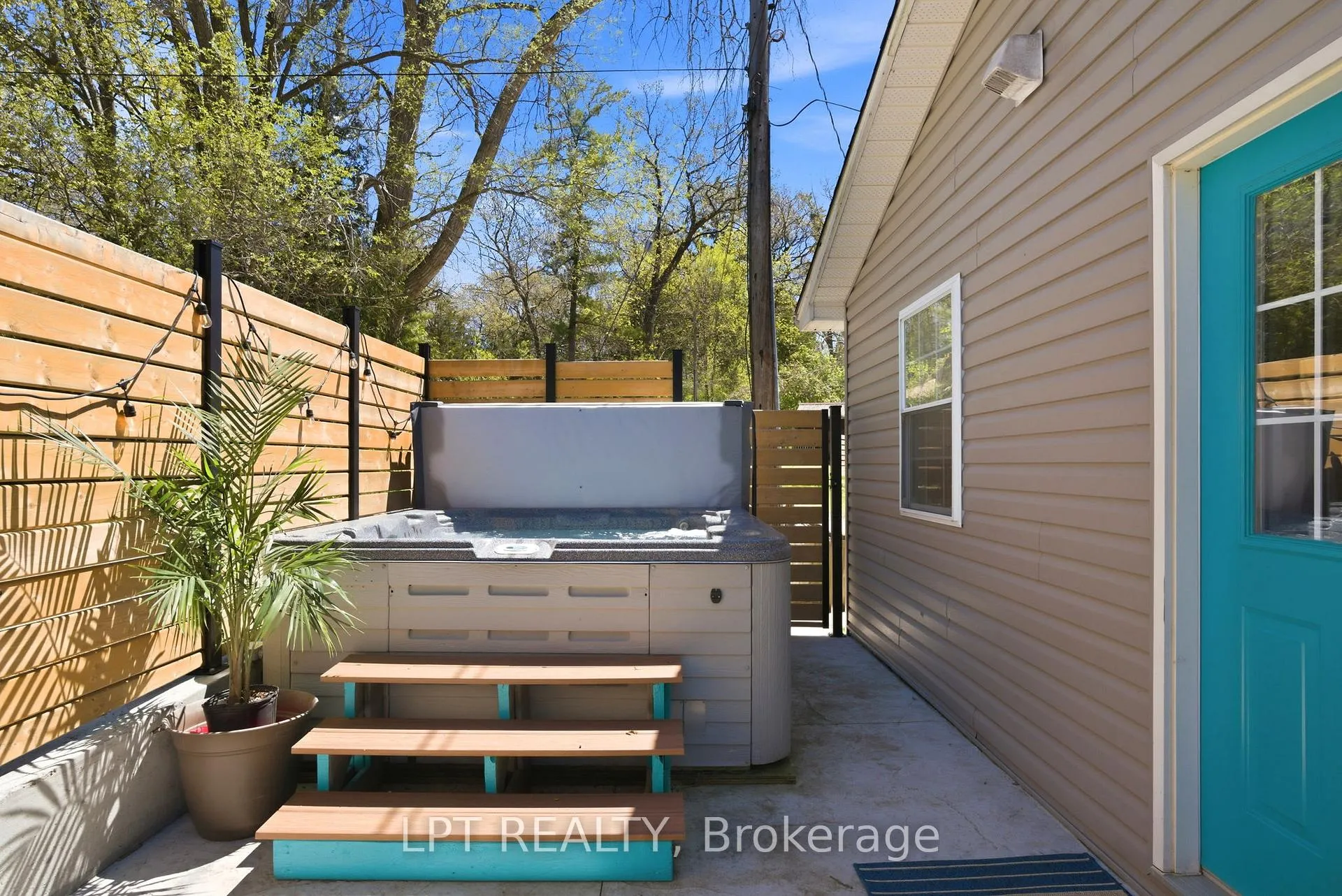 Photo 37 of 7652 Riverside Drive, Lambton Shores, Port Franks — HOMEH