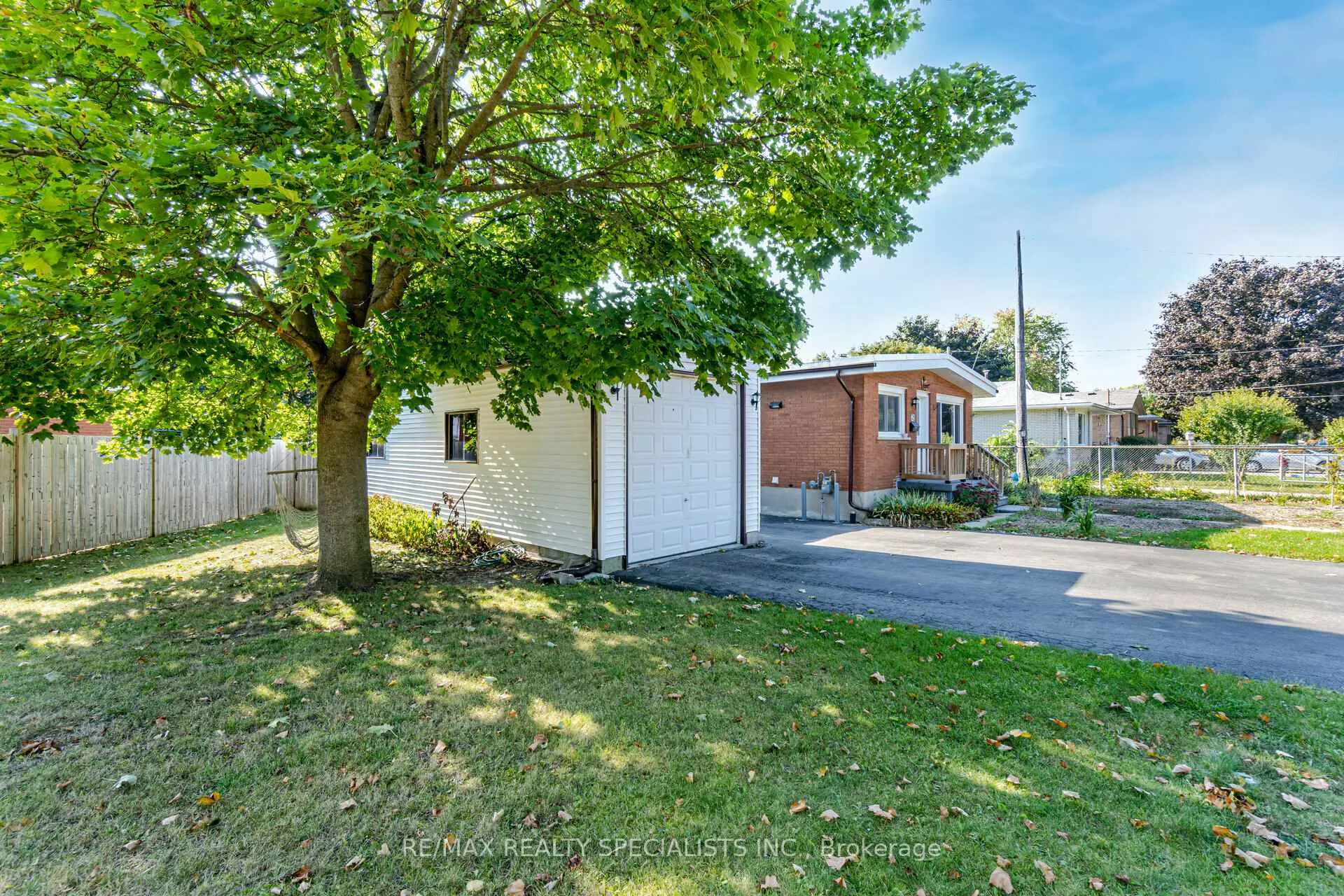 Photo 2 of 22 Balmoral Drive, Guelph, Riverside Park — HOMEH