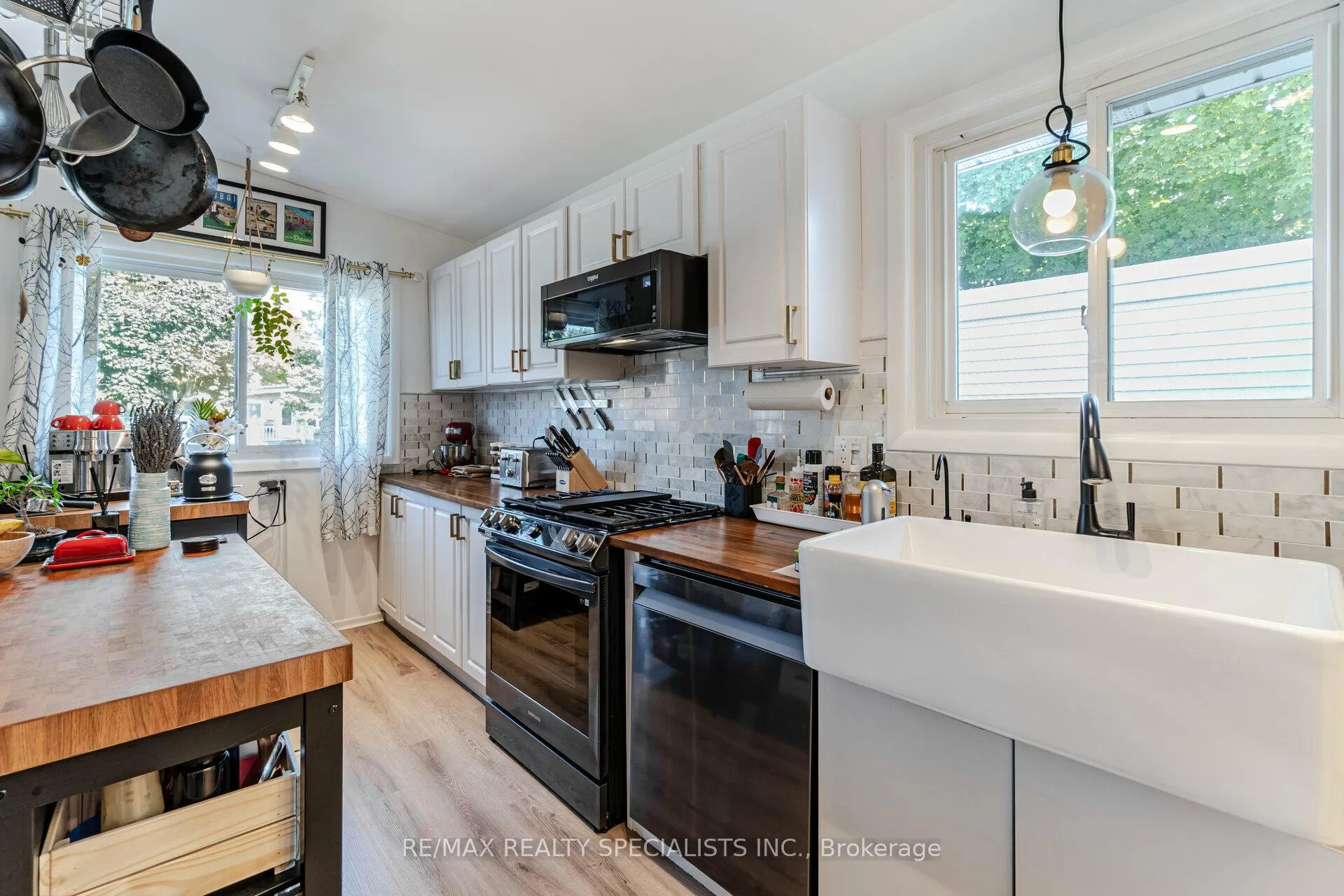 Photo 13 of 22 Balmoral Drive, Guelph, Riverside Park — HOMEH