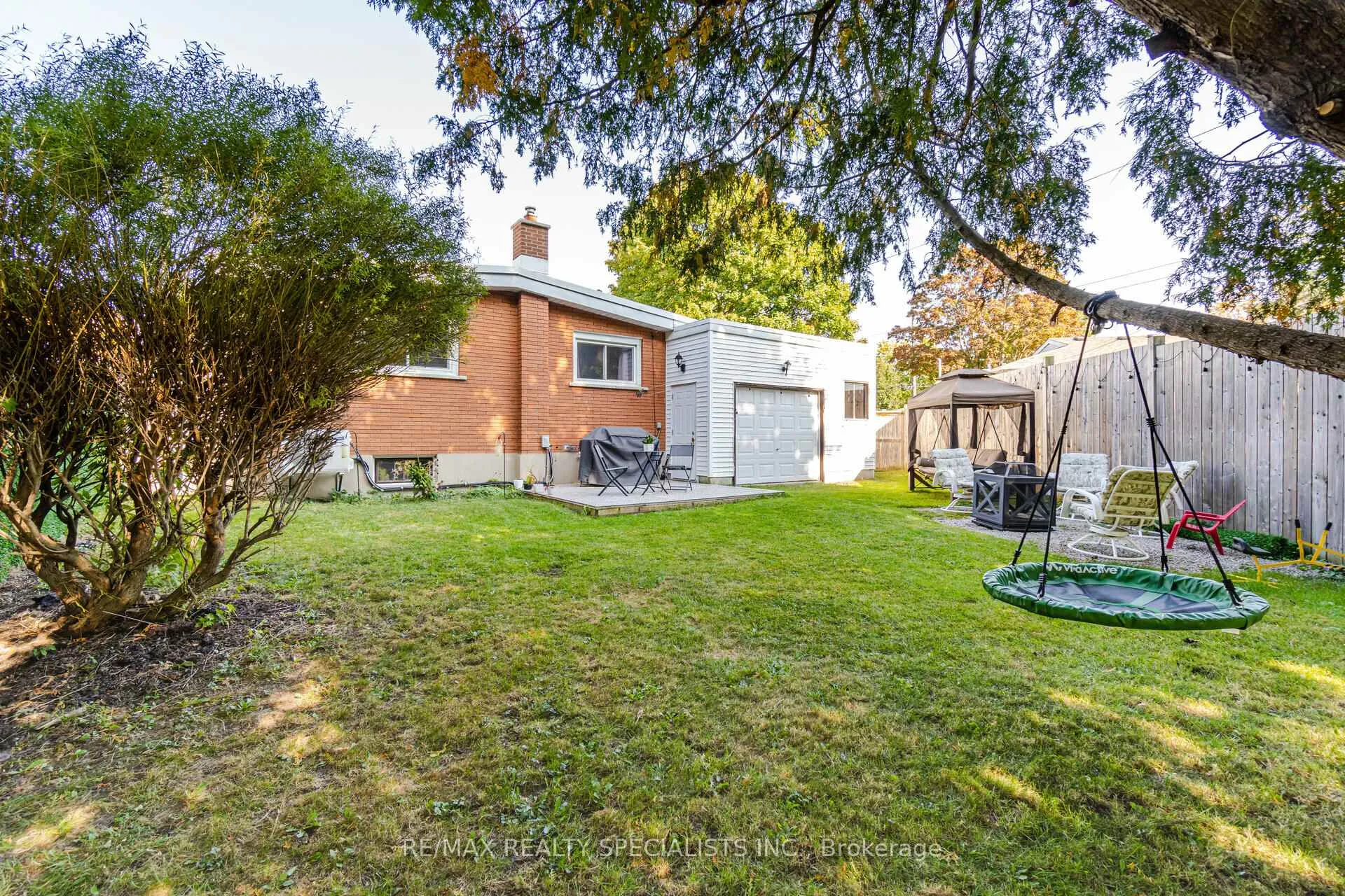 Photo 40 of 22 Balmoral Drive, Guelph, Riverside Park — HOMEH