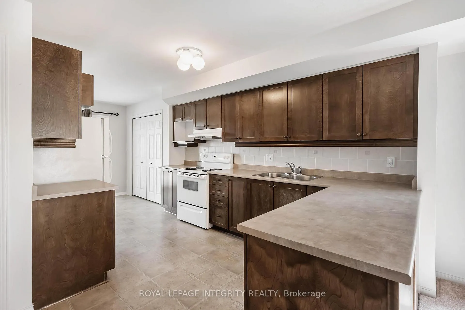 Photo 6 of 888 Longfields Drive, Ottawa, Barrhaven - Longfields — HOMEH