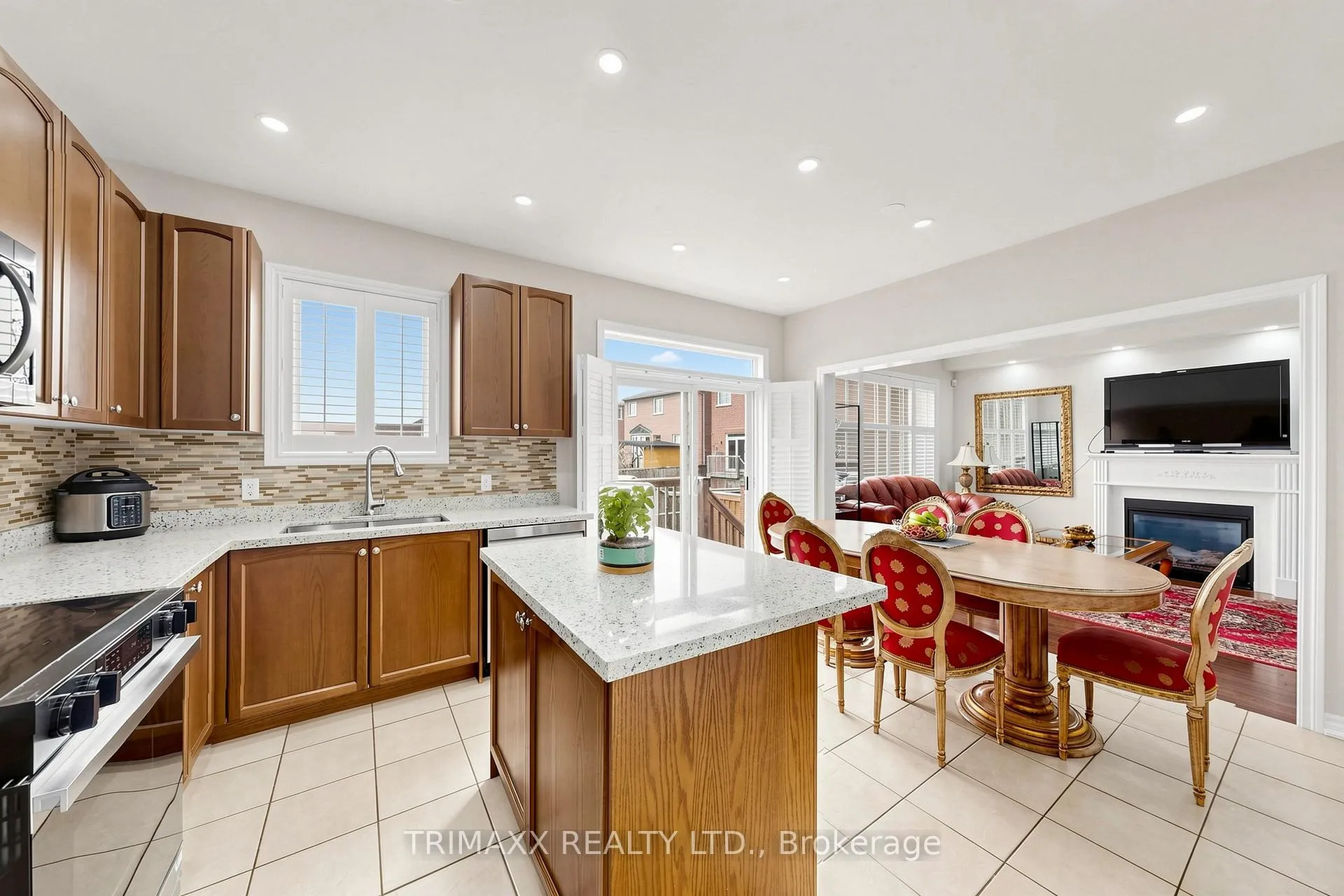 Photo 10 of 30 Learmont Avenue, Caledon, Rural Caledon — HOMEH