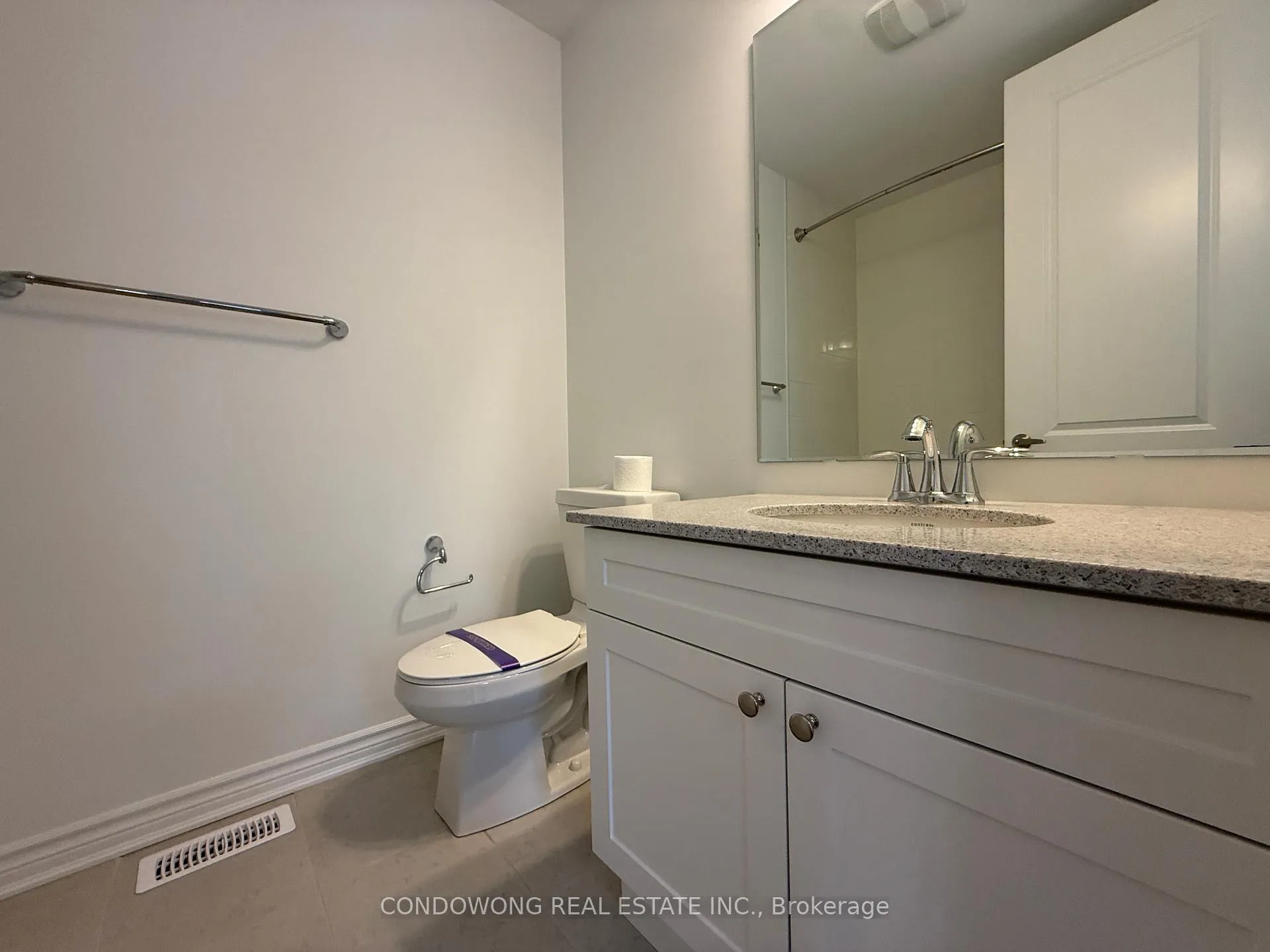 Photo 5 of 90 Avani Avenue, Markham, Rural Markham — HOMEH