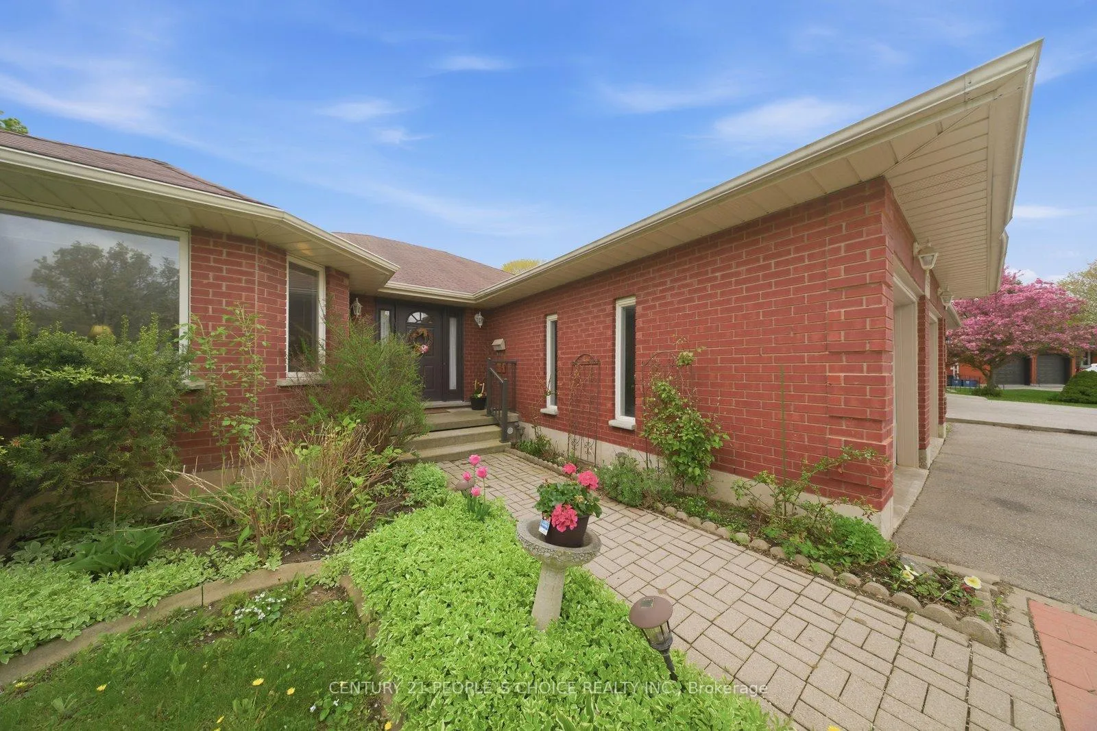 Photo 4 of 109 Gillin Road, Brantford — HOMEH