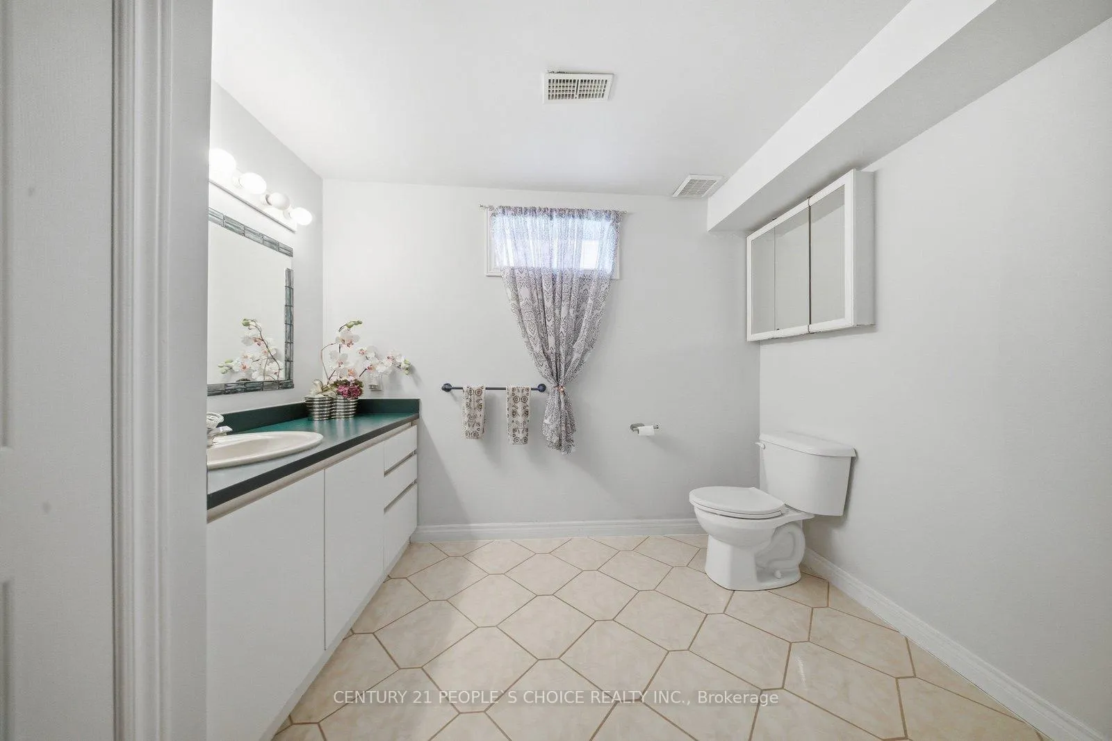Photo 33 of 109 Gillin Road, Brantford — HOMEH