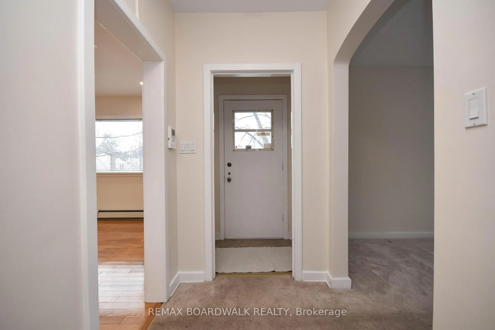 Photo 3 of 11 Kippewa Drive, Ottawa, Dows Lake — HOMEH