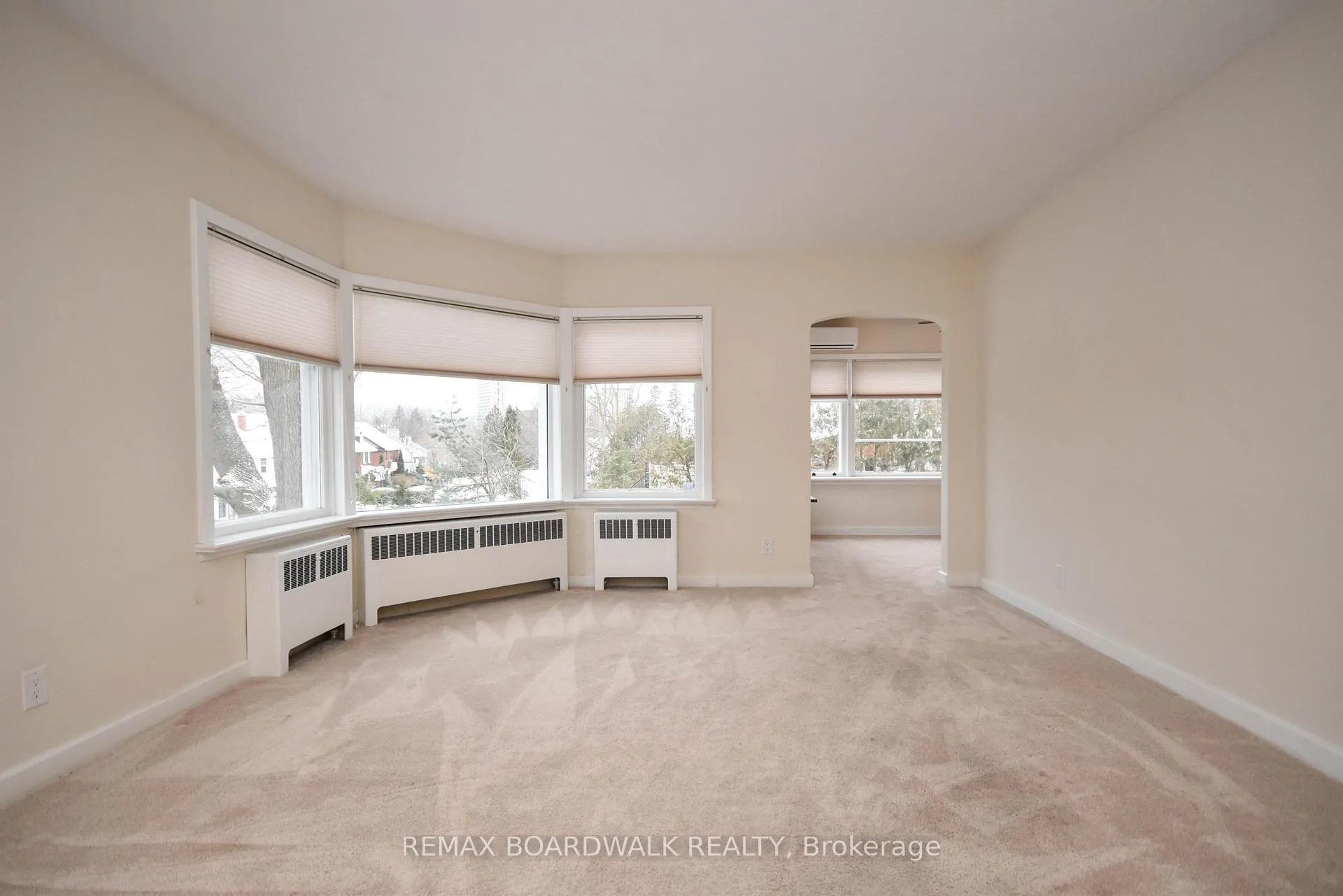 Photo 4 of 11 Kippewa Drive, Ottawa, Dows Lake — HOMEH