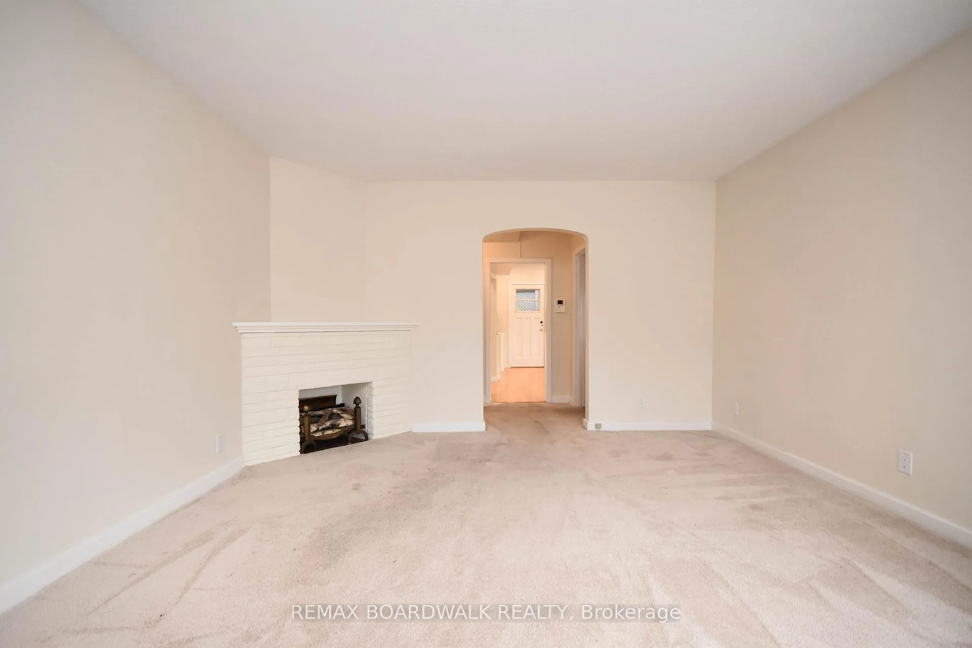 Photo 7 of 11 Kippewa Drive, Ottawa, Dows Lake — HOMEH