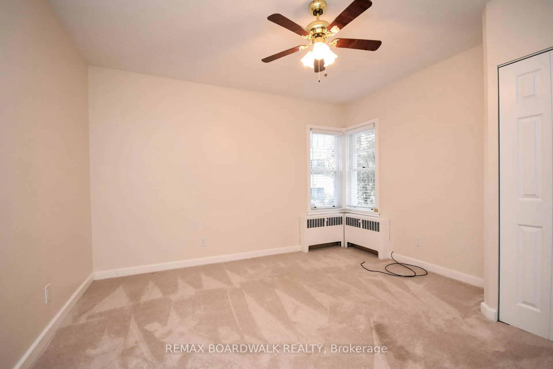 Photo 11 of 11 Kippewa Drive, Ottawa, Dows Lake — HOMEH