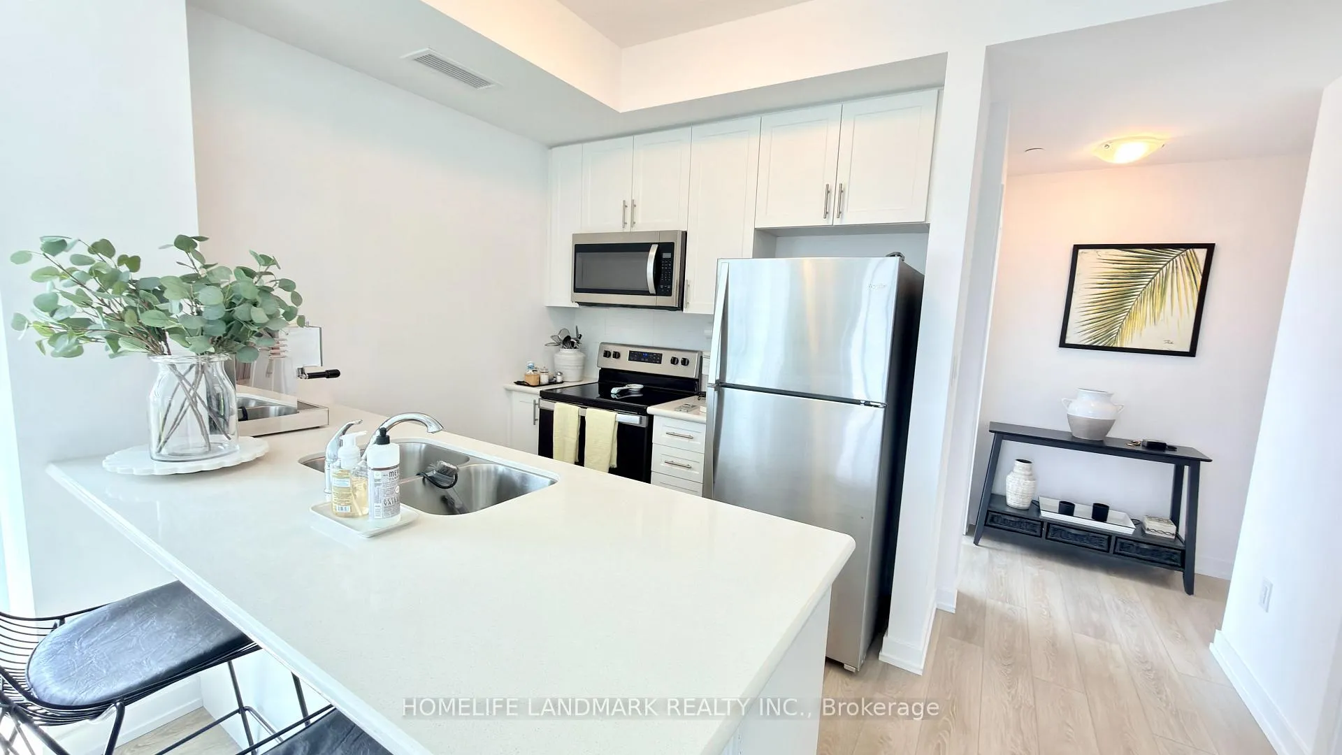 Photo 3 of Unit 1009, 460 Dundas Street E, Hamilton, Waterdown — HOMEH