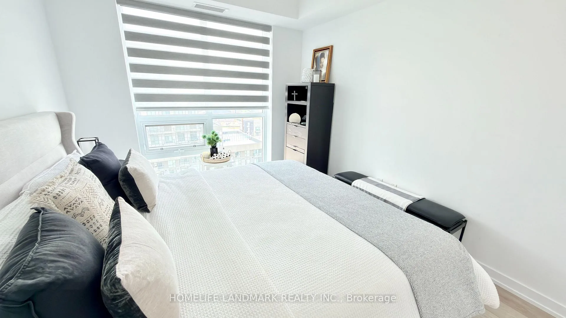 Photo 10 of Unit 1009, 460 Dundas Street E, Hamilton, Waterdown — HOMEH