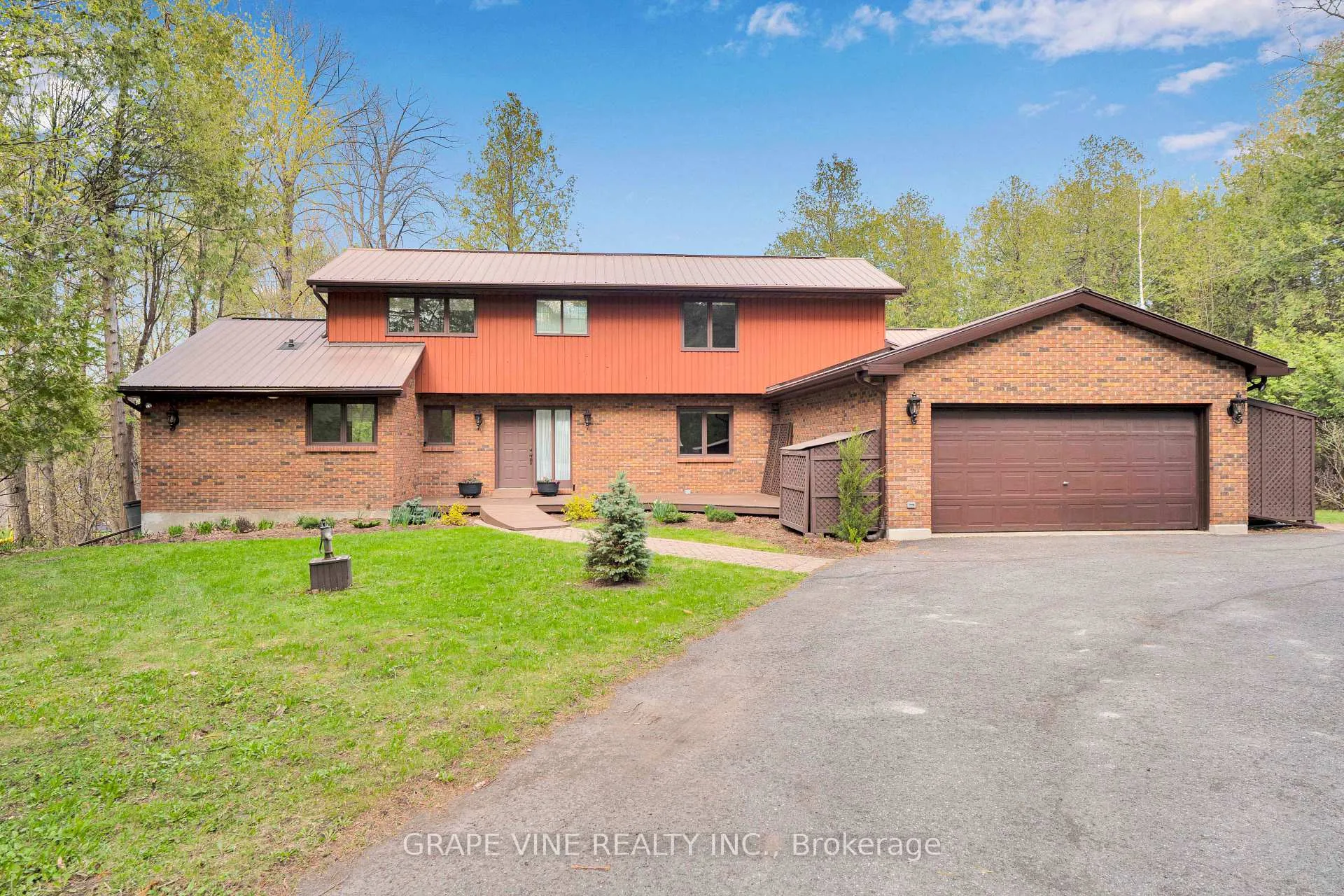 Photo of 5468 Torbolton Ridge Road