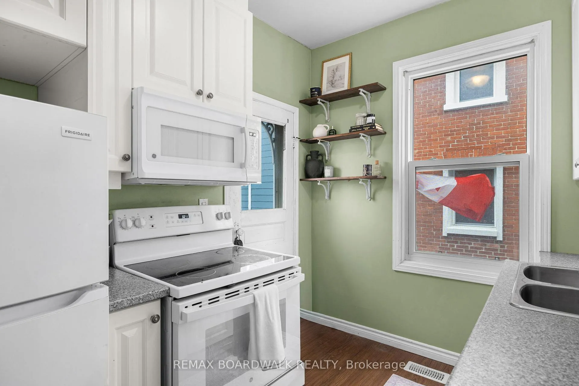 Photo 12 of 11 Frank Street, Carleton Place — HOMEH