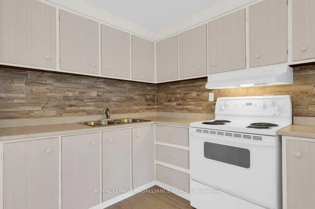 Photo 10 of Unit 29, 63 Whites Road, Quinte West, Sidney Ward — HOMEH