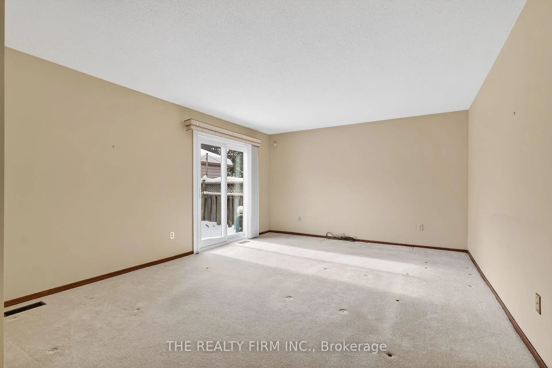 Photo 9 of 369 Everglade Crescent, London, North P — HOMEH