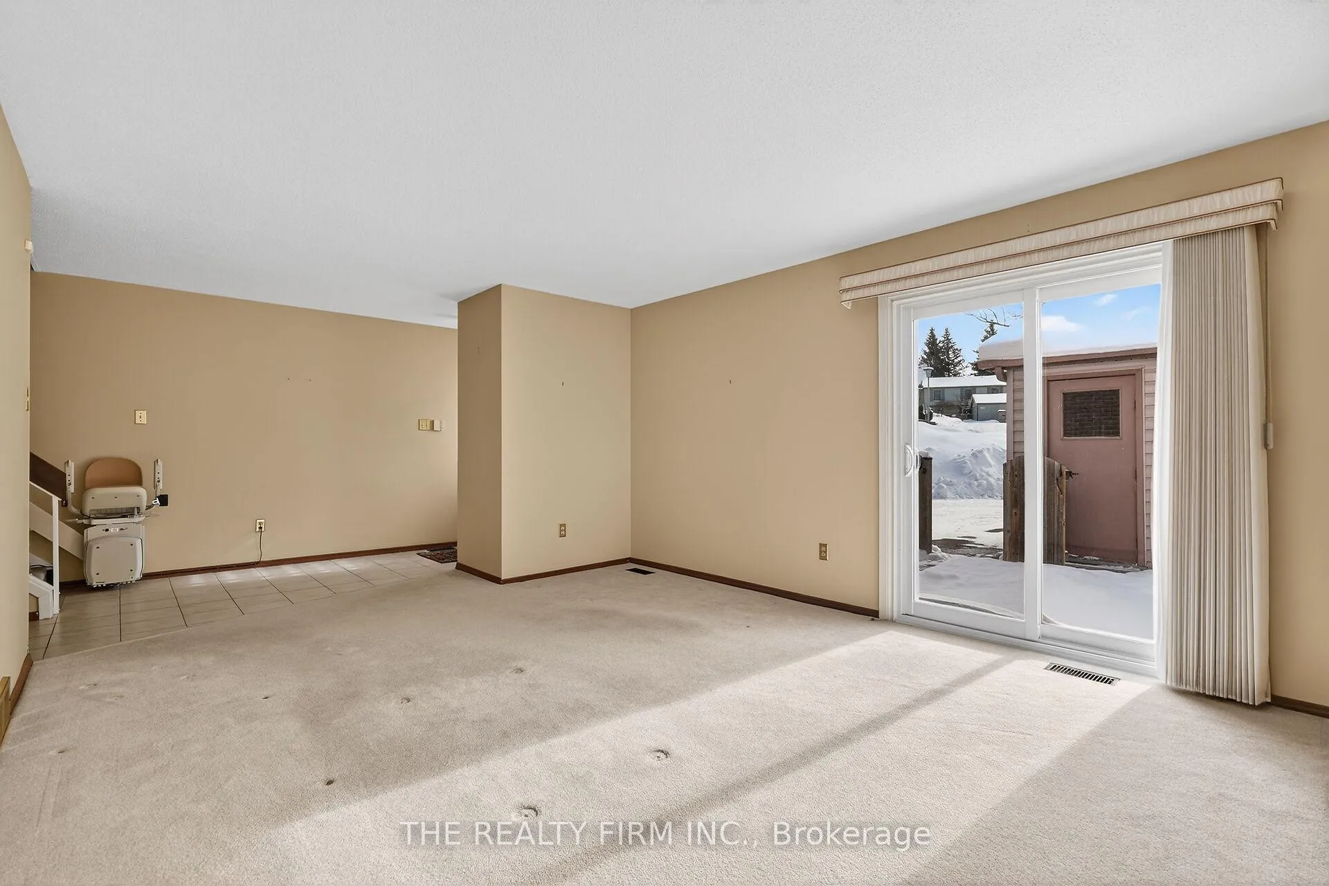 Photo 10 of 369 Everglade Crescent, London, North P — HOMEH