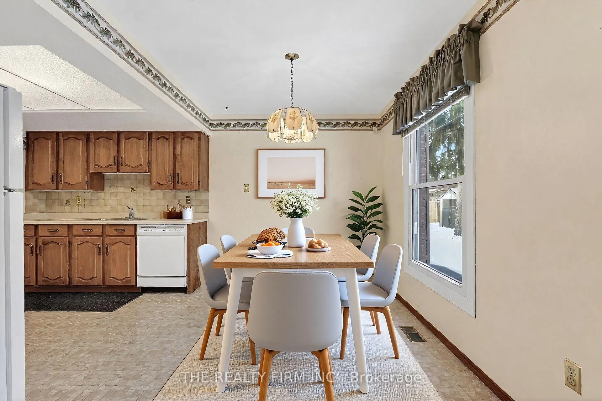 Photo 15 of 369 Everglade Crescent, London, North P — HOMEH