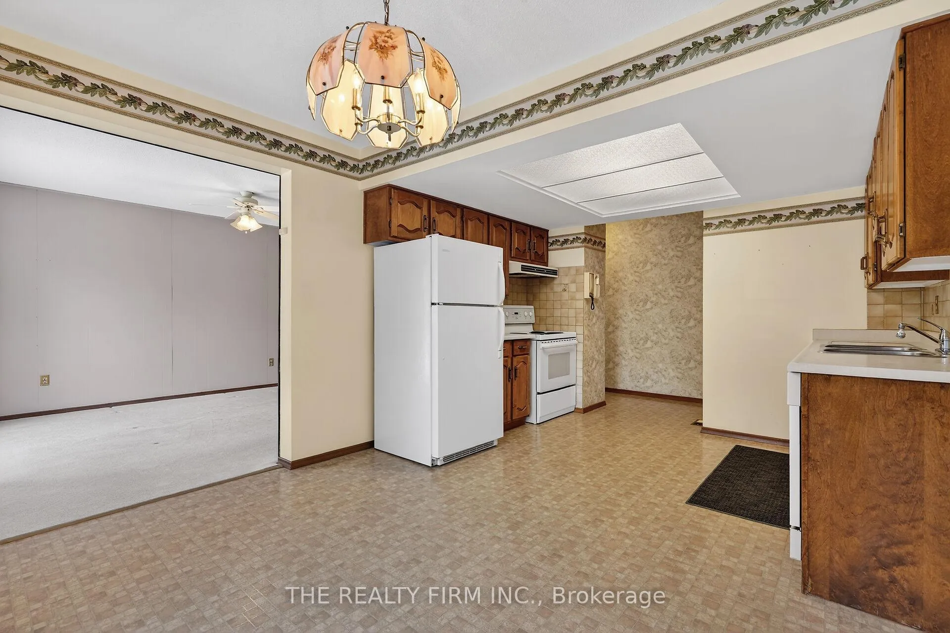 Photo 17 of 369 Everglade Crescent, London, North P — HOMEH