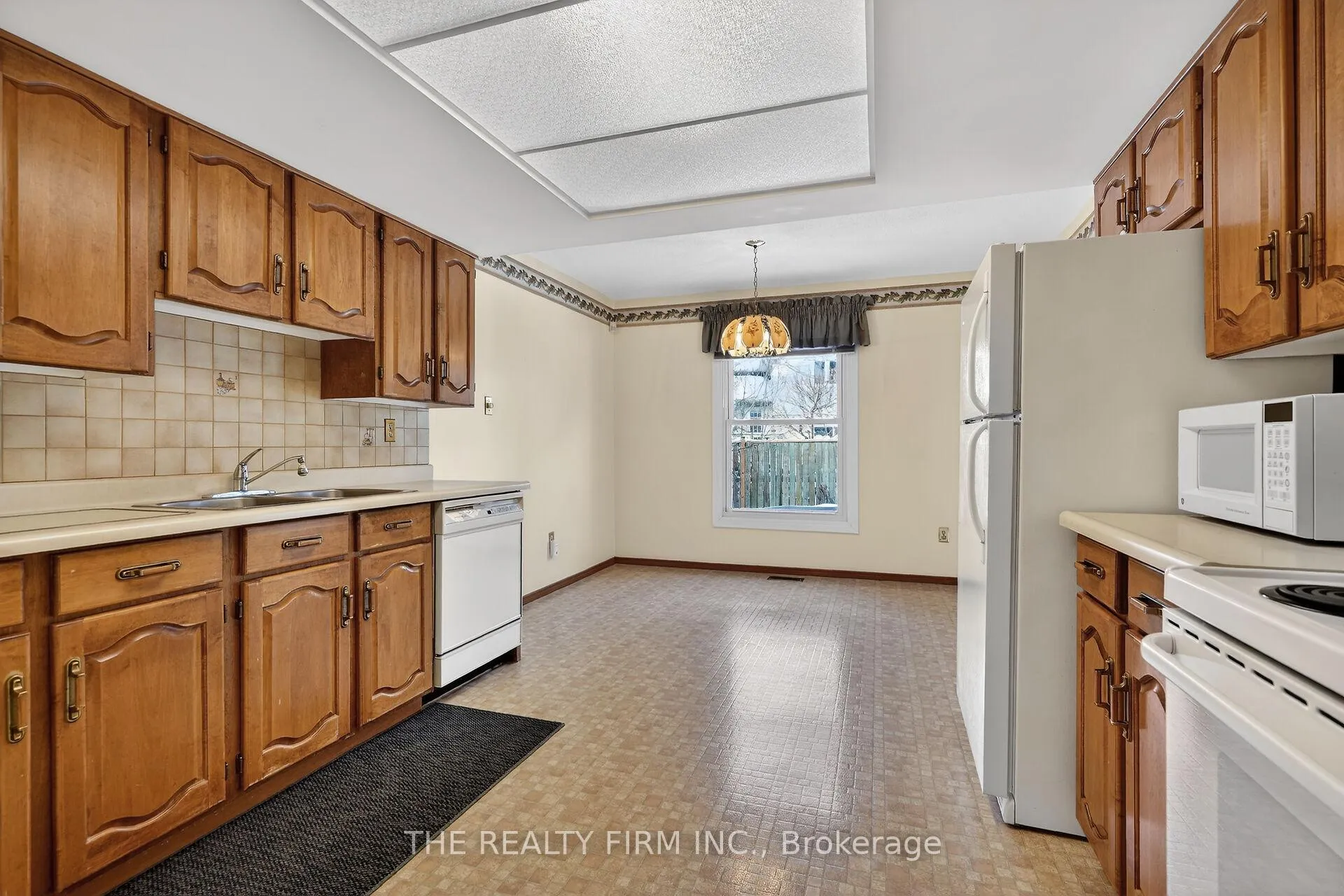 Photo 19 of 369 Everglade Crescent, London, North P — HOMEH