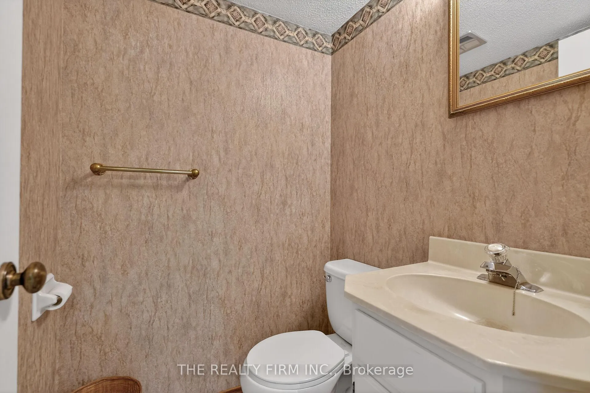 Photo 20 of 369 Everglade Crescent, London, North P — HOMEH