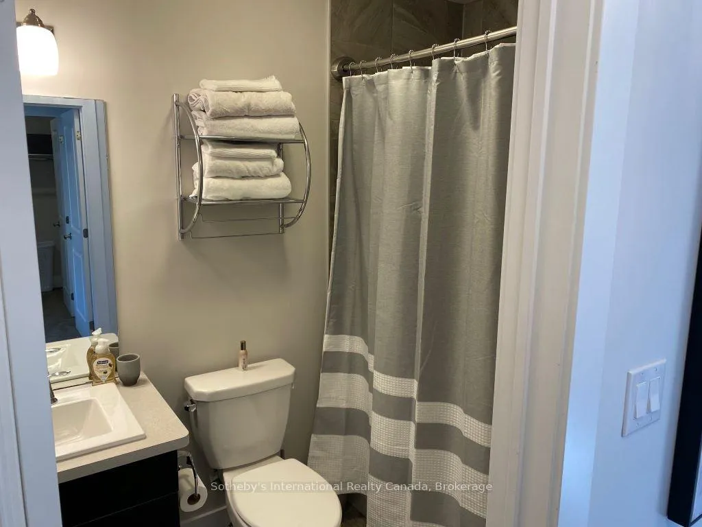 Photo 9 of 165 Yellow Birch Crescent, Blue Mountains — HOMEH
